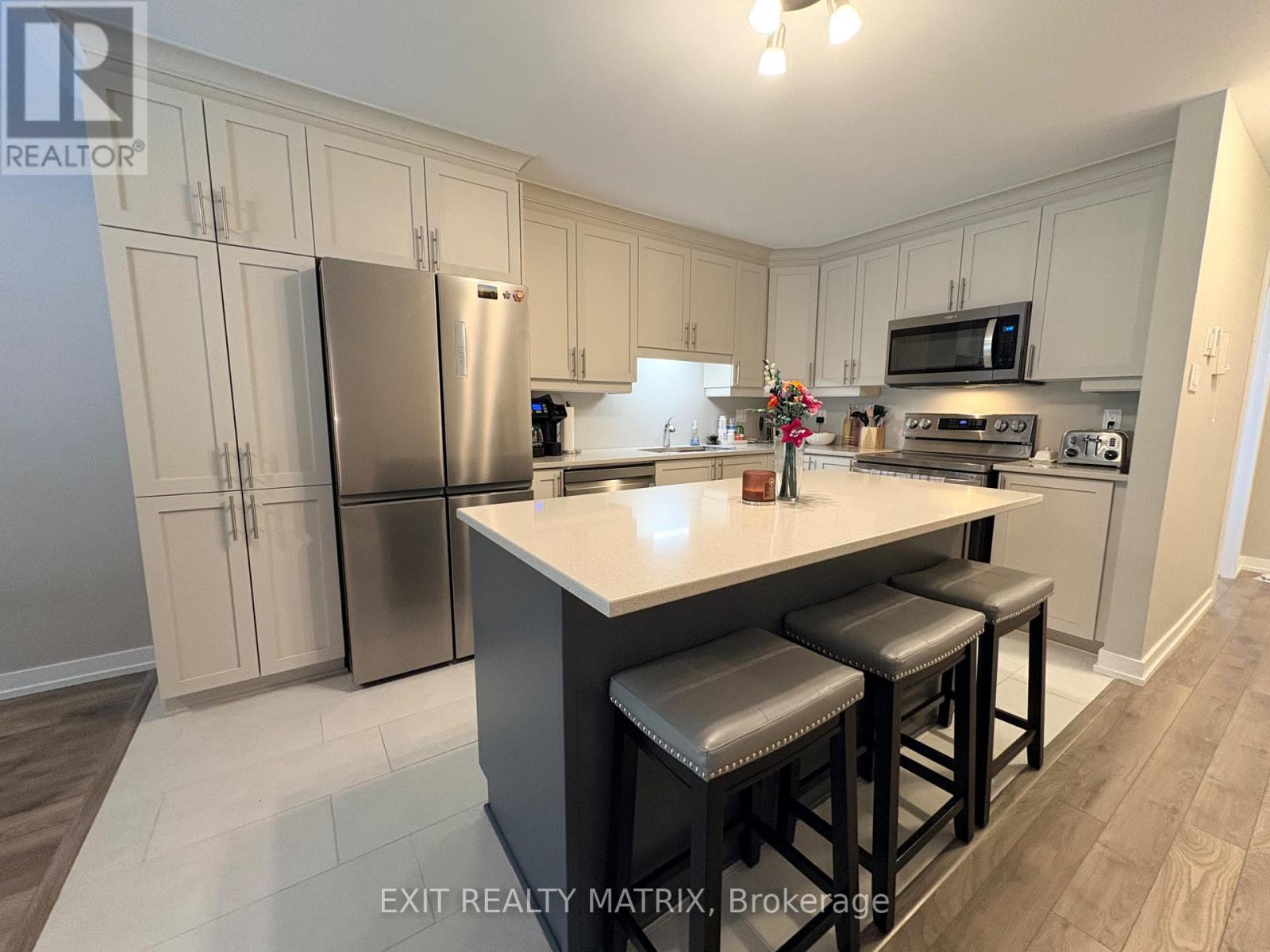 207 - 83 St Moritz Trail, Russell, Ontario  K0A 1W0 - Photo 6 - X12741482