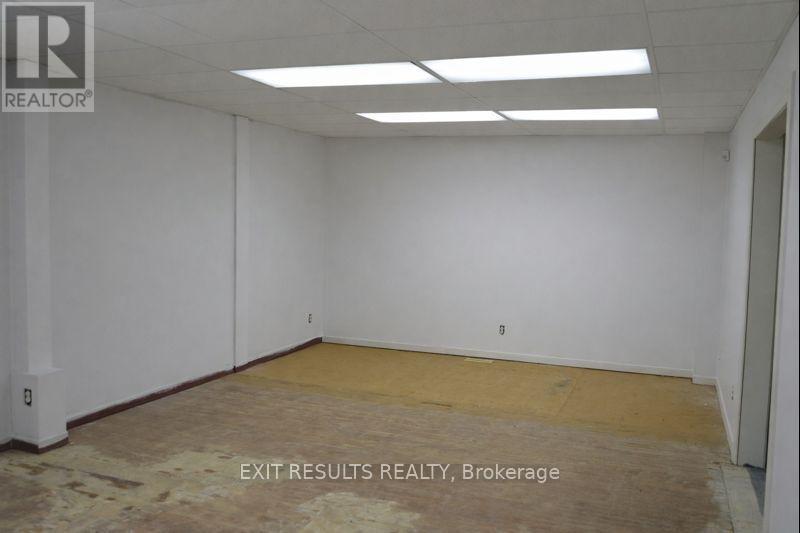 1027 Notre Dame Street, Russell, Ontario  K0A 1W0 - Photo 7 - X12742052