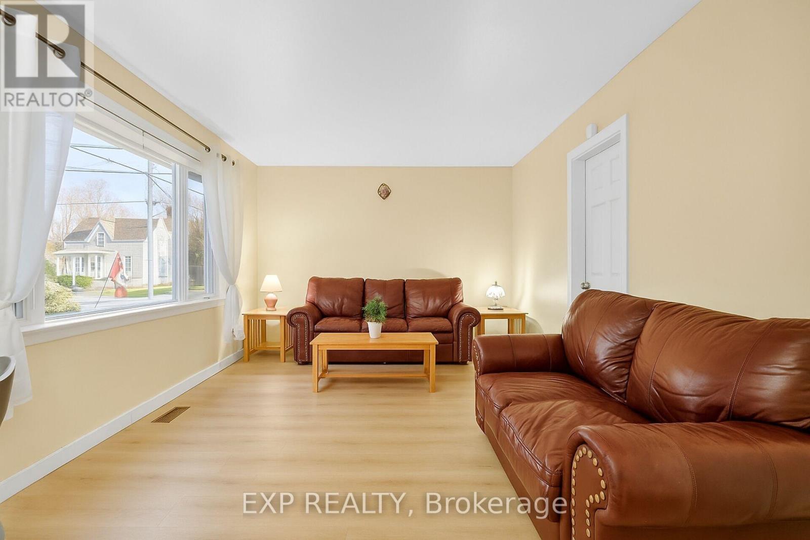 41 Hwy 5 W Street, South Dundas, Ontario  K0C 1X0 - Photo 4 - X12753468