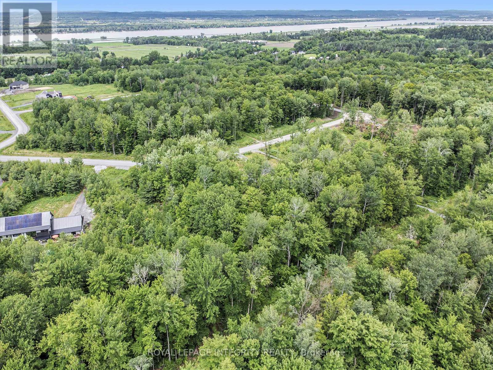 1590 Kinsella Drive, Ottawa, Ontario  K4C 0B2 - Photo 2 - X12762710