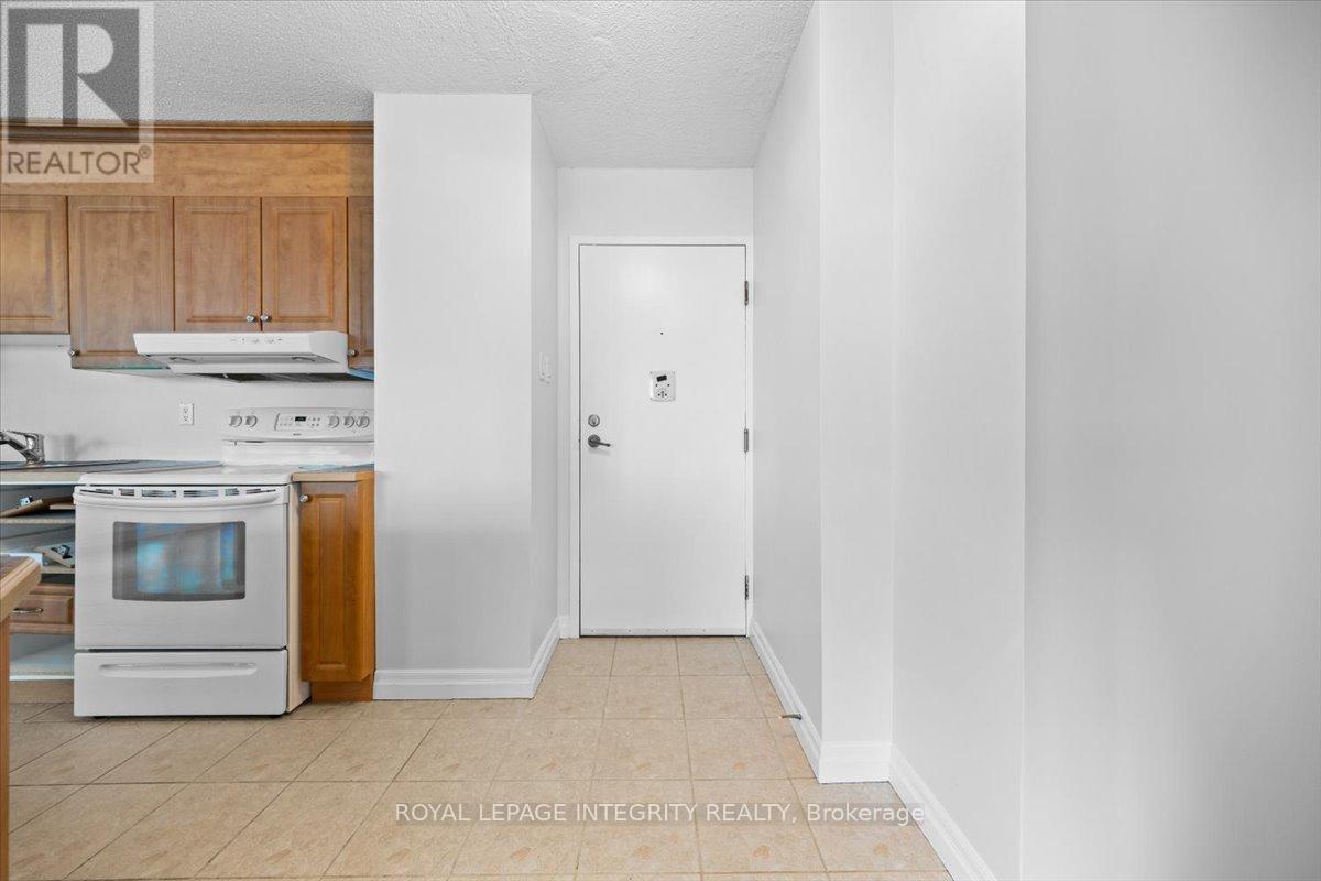 703 - 1190 Richmond Road, Ottawa, Ontario  K2B 8J3 - Photo 4 - X12768362