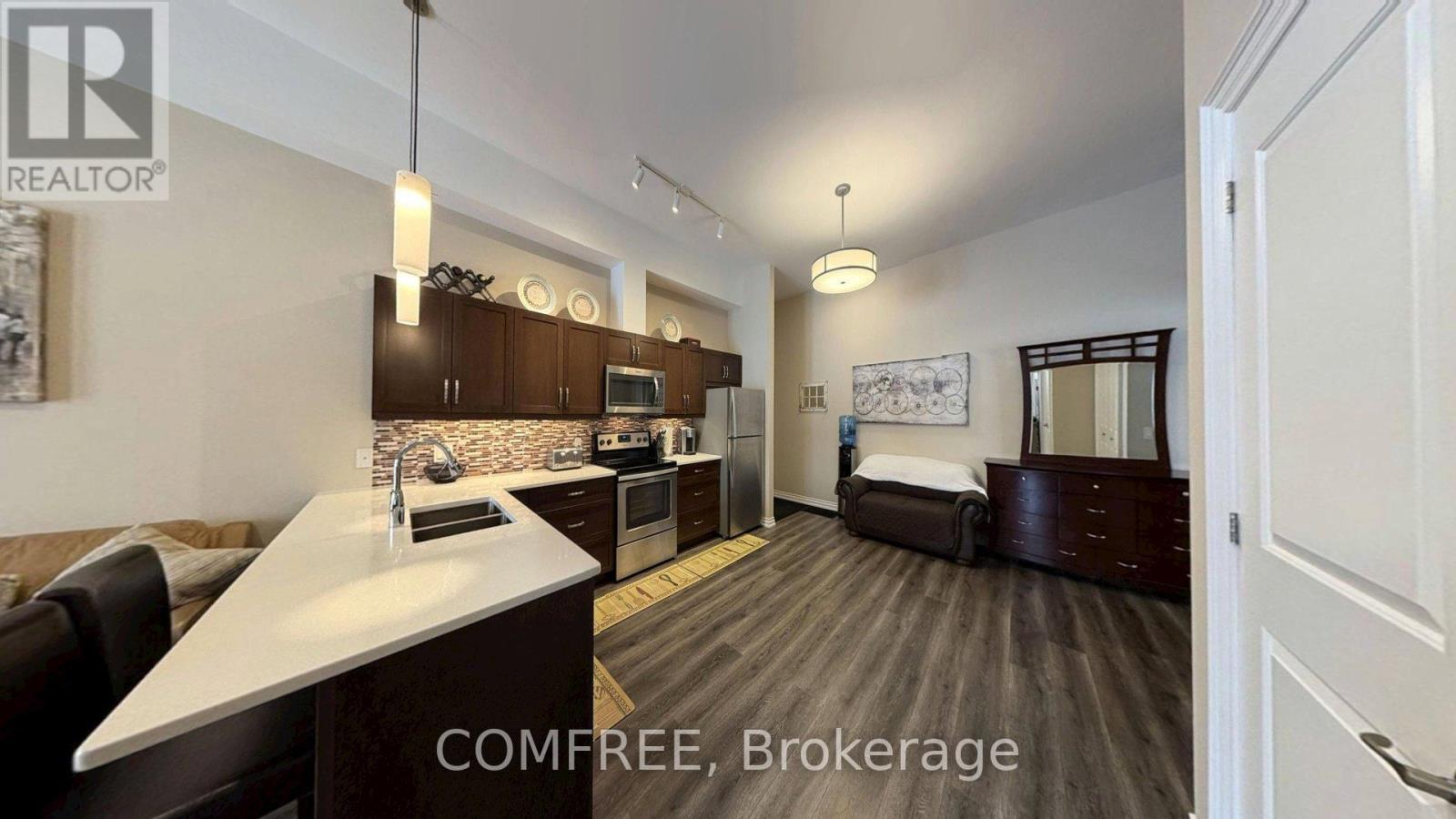 204 - 25 King Street, Kawartha Lakes, Ontario  K9V 1C4 - Photo 10 - X12789546