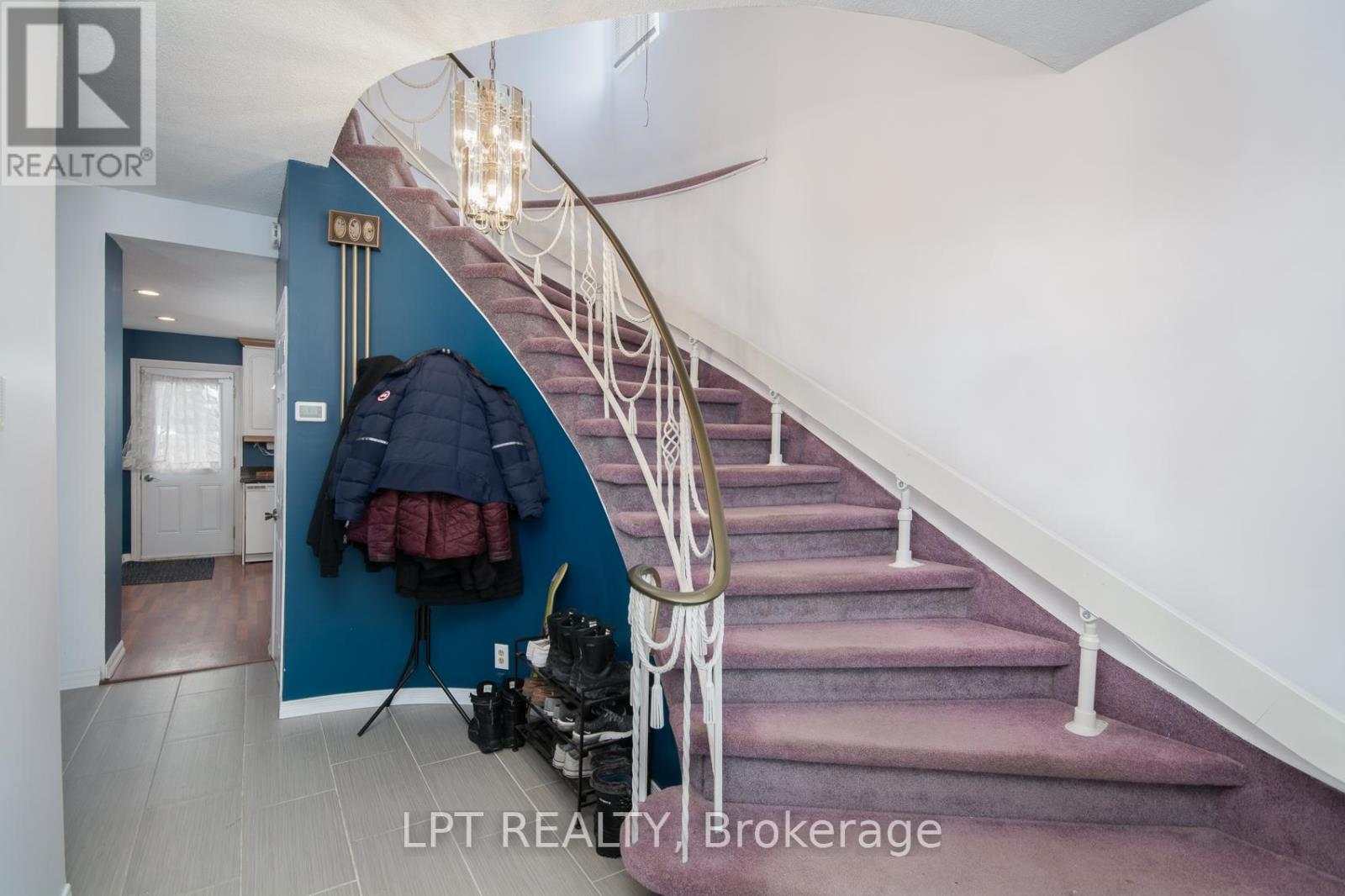 412 Montreal Road, Ottawa, Ontario  K1K 0V4 - Photo 5 - X12796486