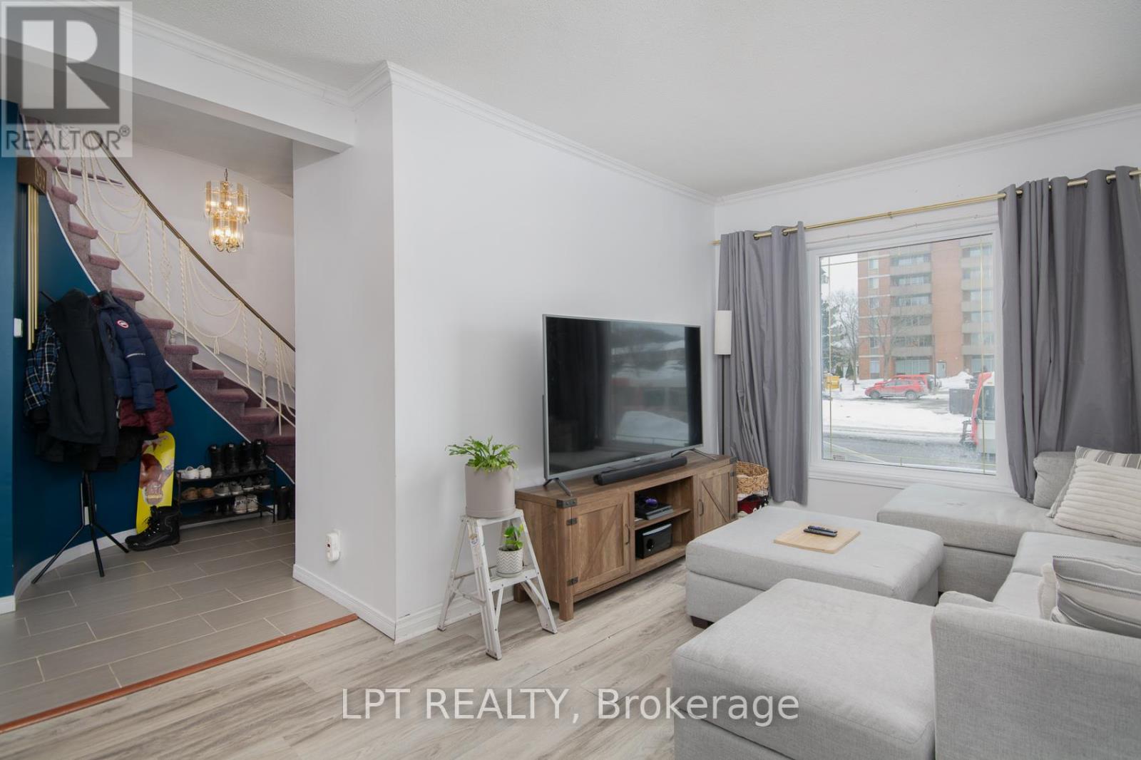 412 Montreal Road, Ottawa, Ontario  K1K 0V4 - Photo 8 - X12796486
