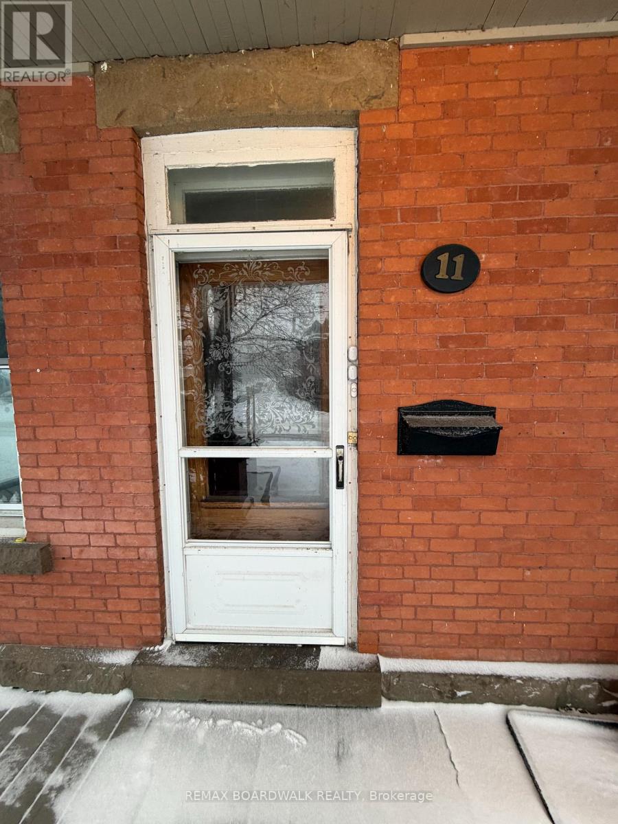 Ground Floor Office - 11 Lake Avenue W, Carleton Place, Ontario  K7C 1M1 - Photo 2 - X12808878
