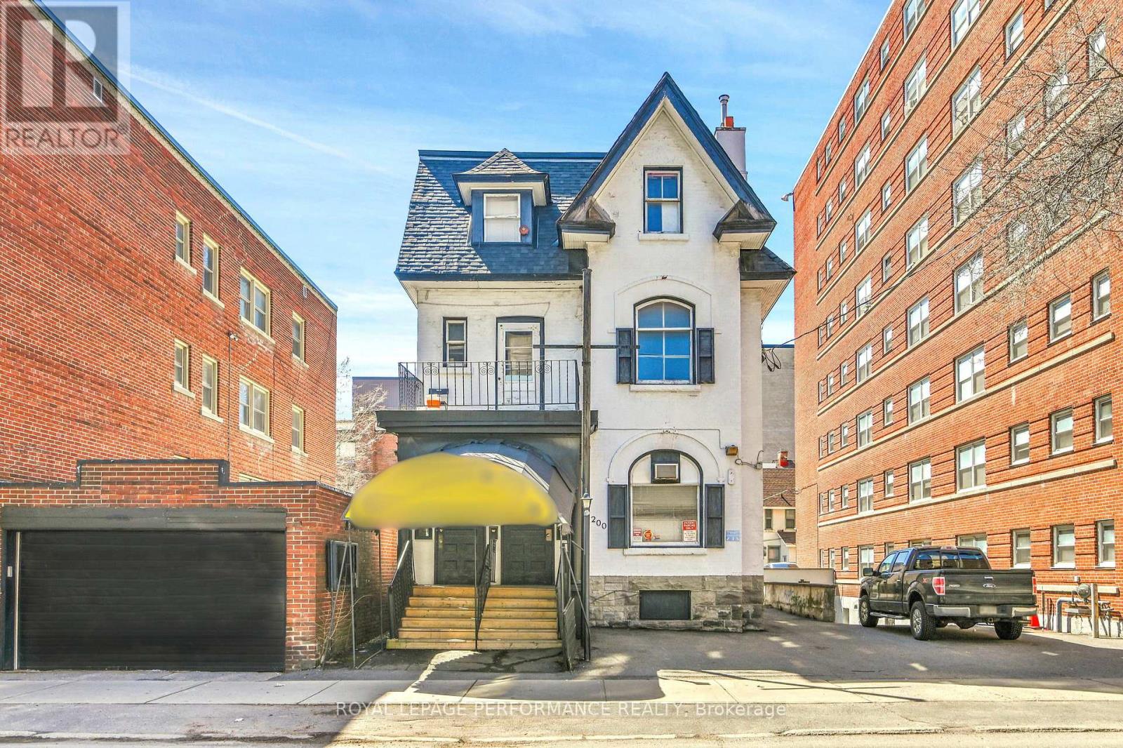200 Metcalfe Street, Ottawa, Ontario  K2P 1P7 - Photo 1 - X12812924