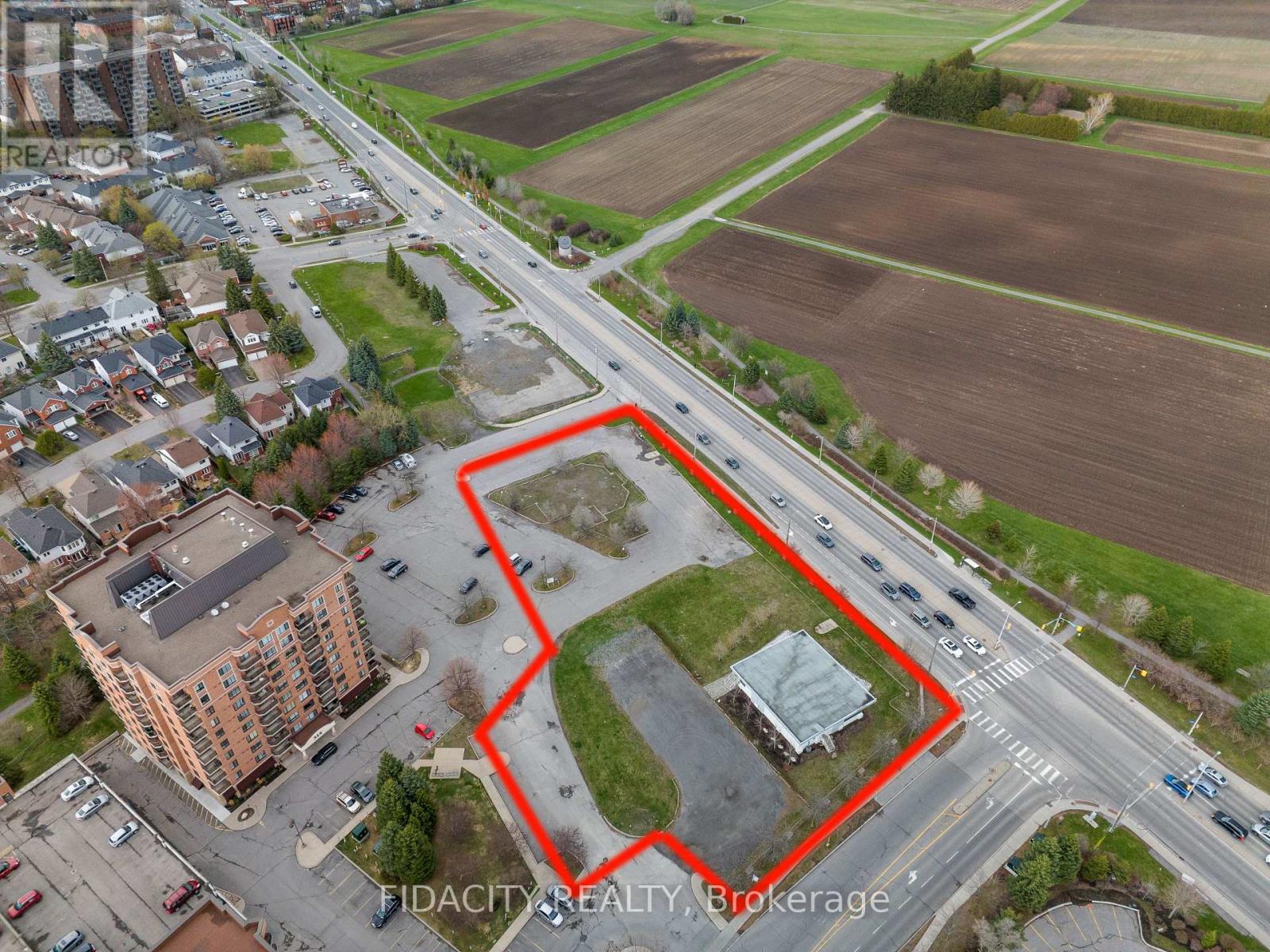 300 Central Park Drive, Ottawa, Ontario  K2E 1A9 - Photo 2 - X12814324