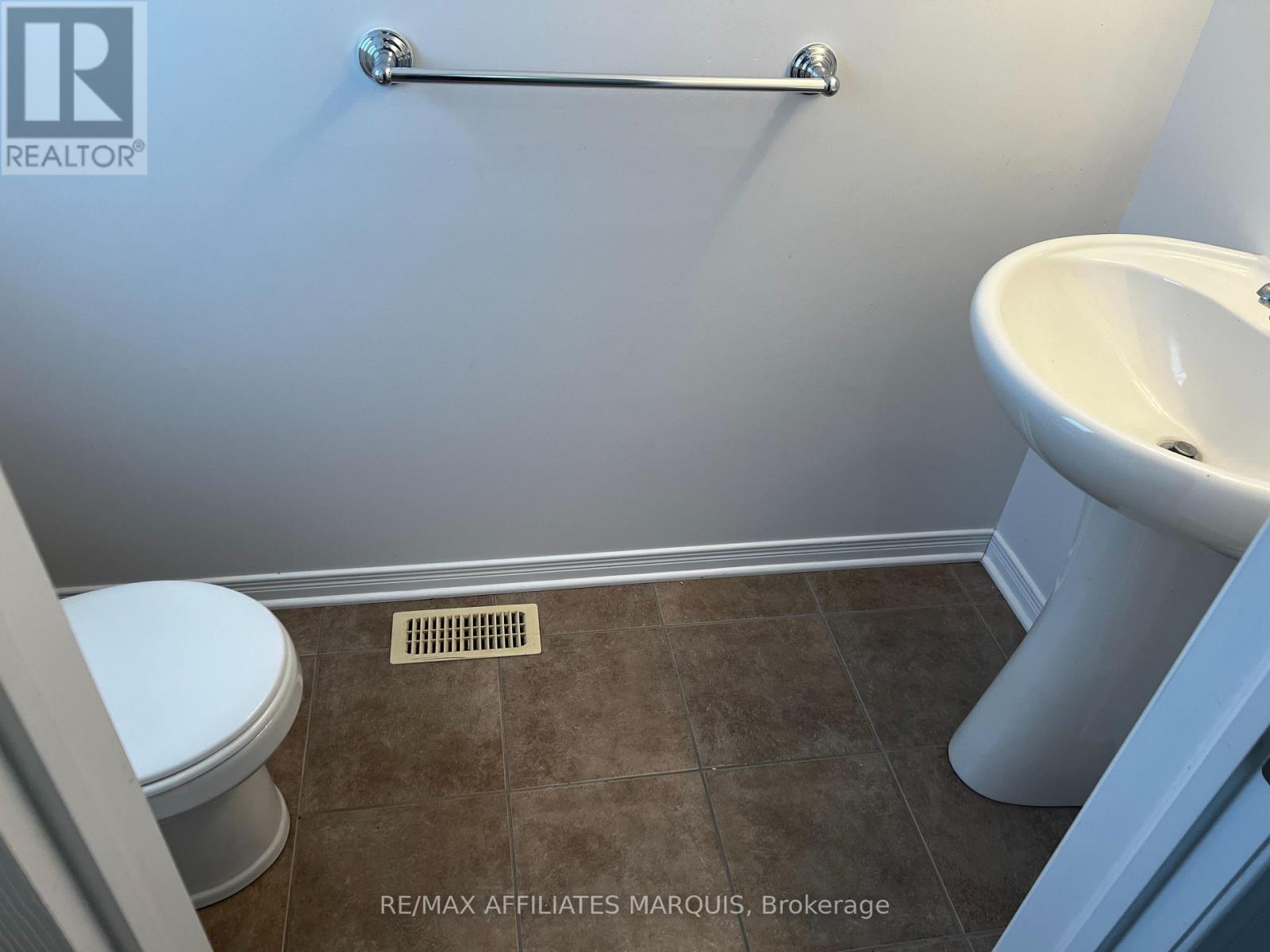 276 Fir Lane, North Grenville, Ontario  K0G 1J0 - Photo 7 - X12819018