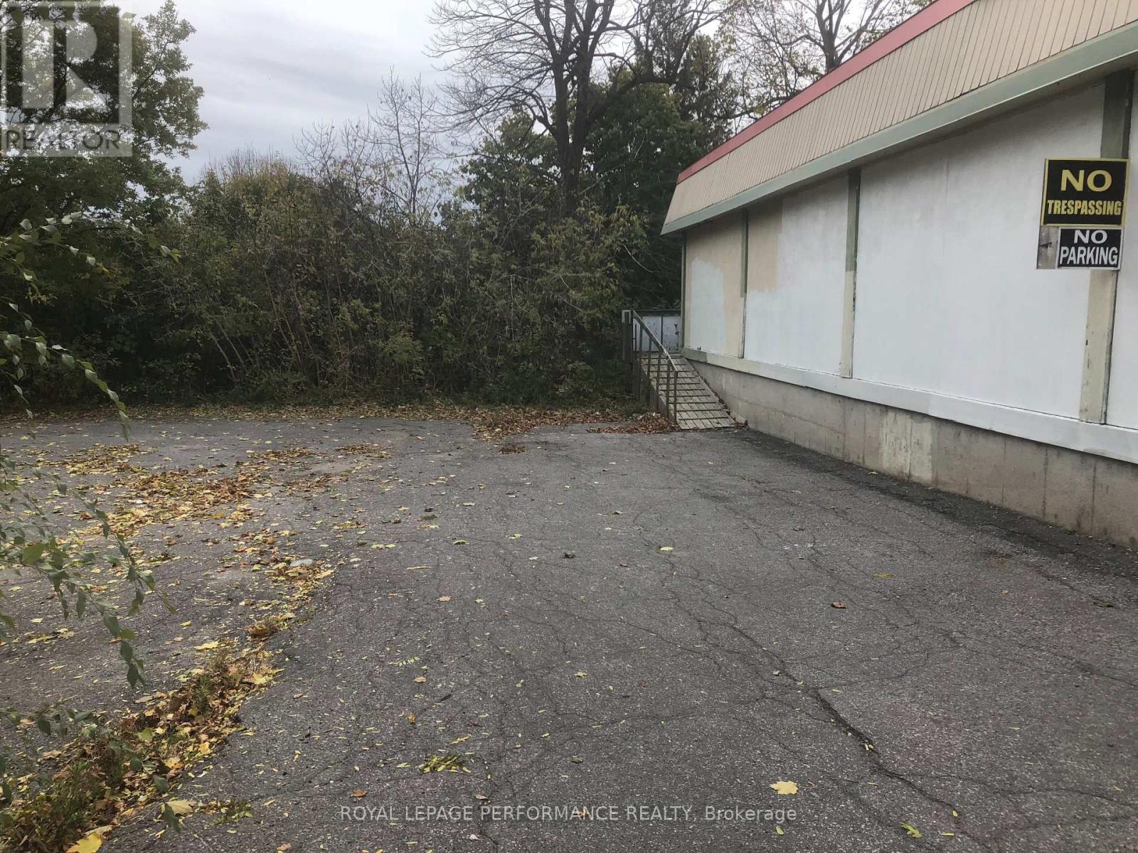 1754a Montreal Road, Ottawa, Ontario  K1J 6N3 - Photo 5 - X12820390