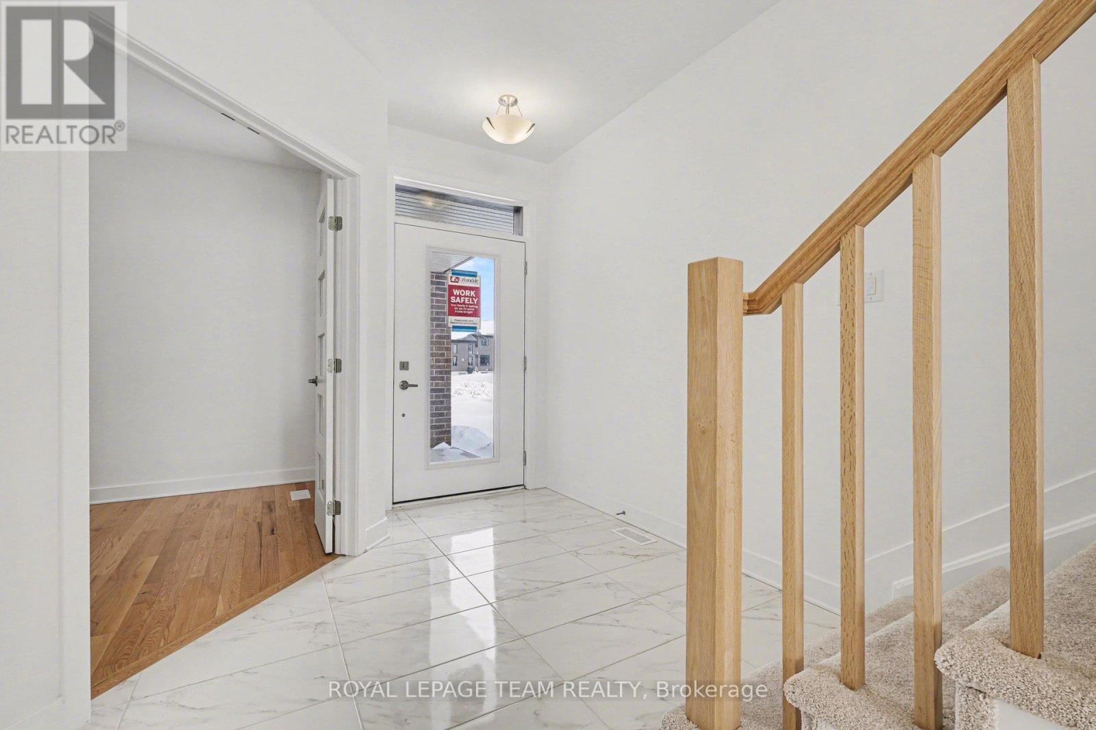 329 Whitham Crescent, North Grenville, Ontario  K0G 1J0 - Photo 5 - X12821756