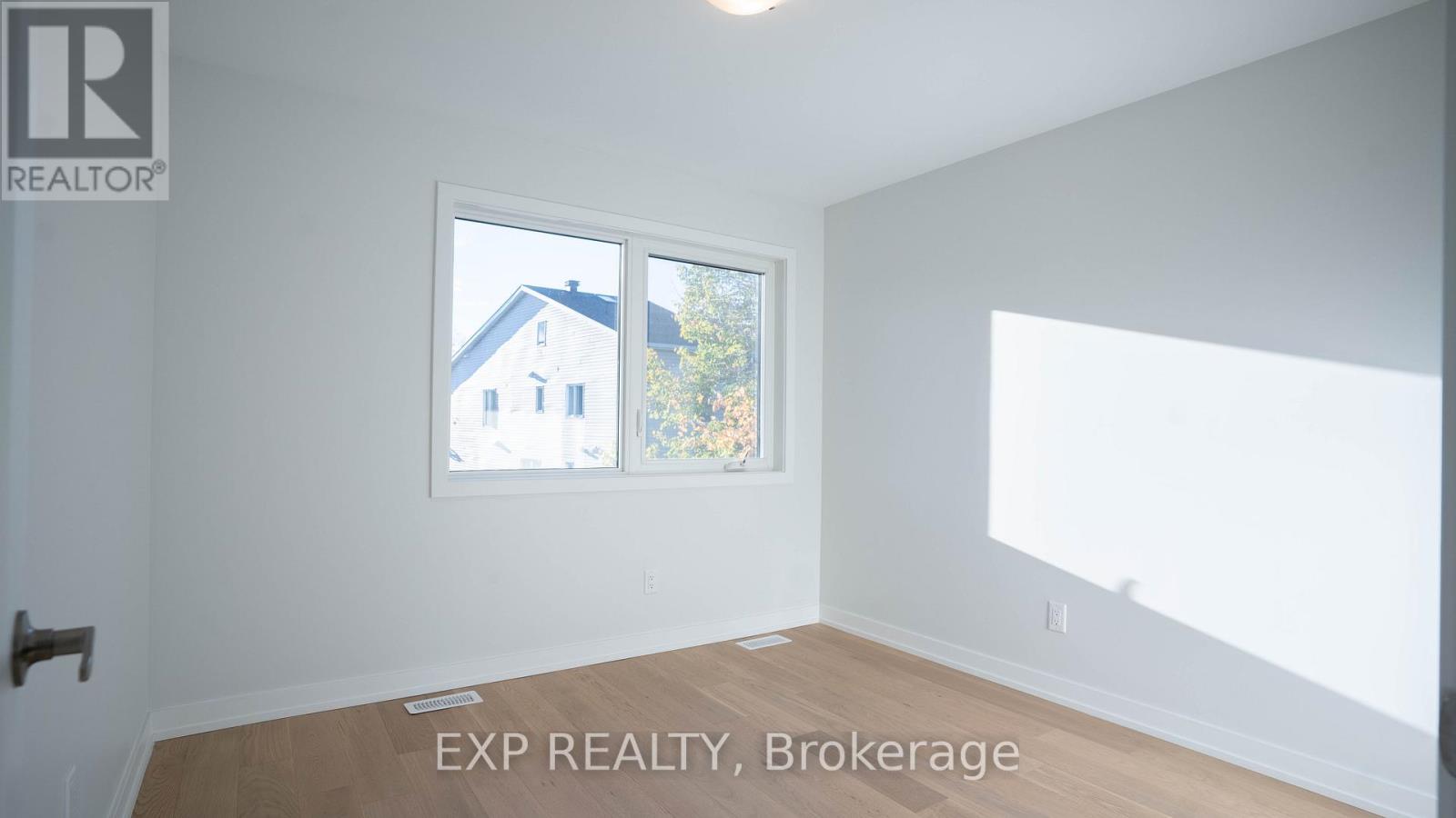 236 Woodroffe Avenue N, Ottawa, Ontario  K2A 3V4 - Photo 14 - X12824894