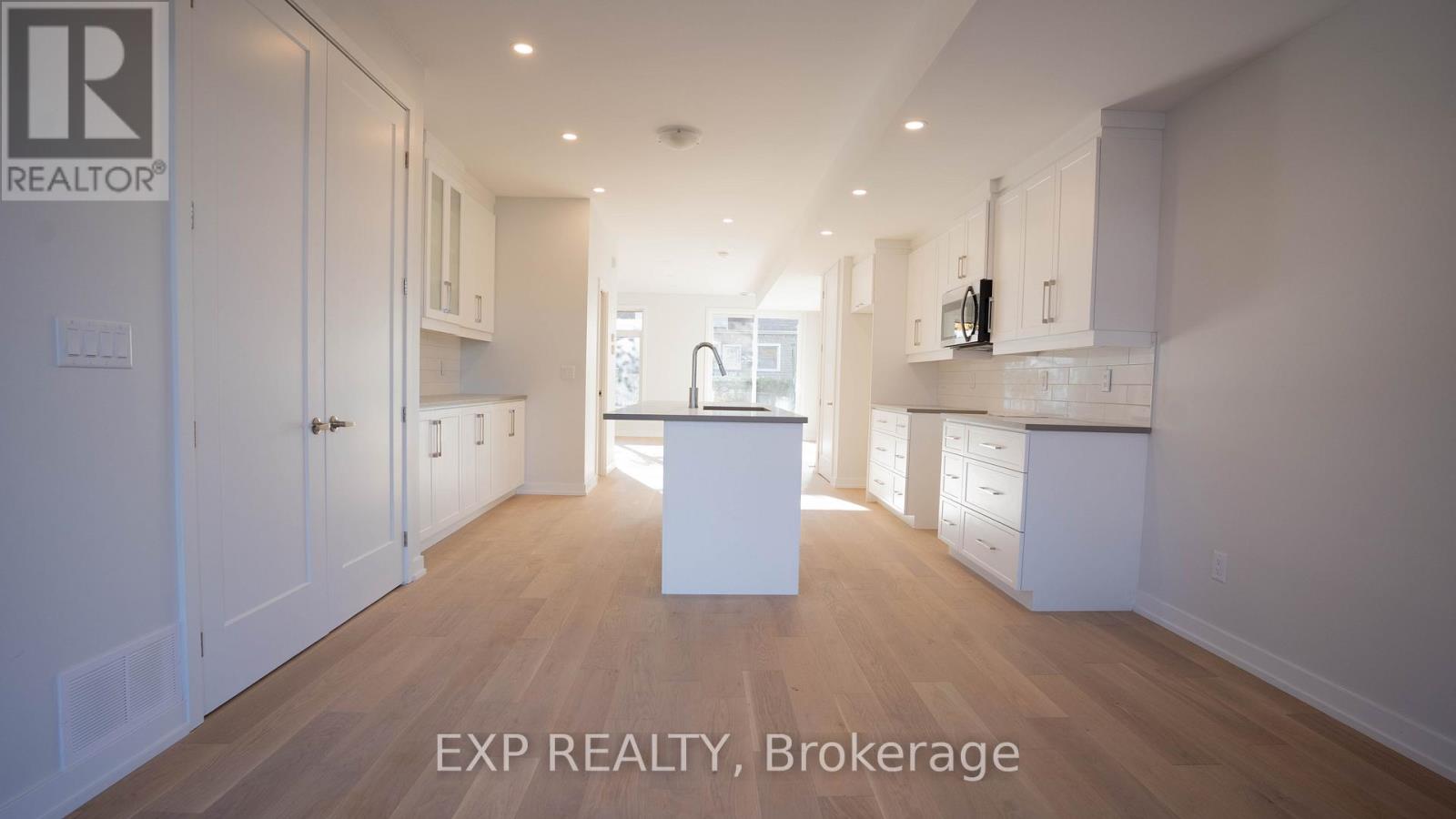 236 Woodroffe Avenue N, Ottawa, Ontario  K2A 3V4 - Photo 4 - X12824894