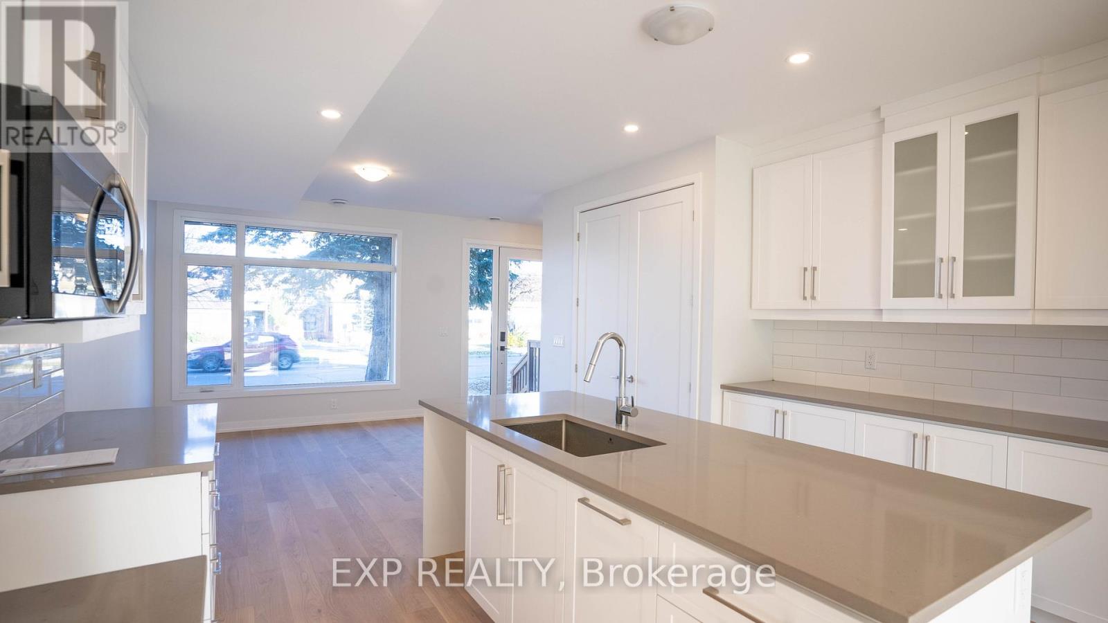 236 Woodroffe Avenue N, Ottawa, Ontario  K2A 3V4 - Photo 8 - X12824894