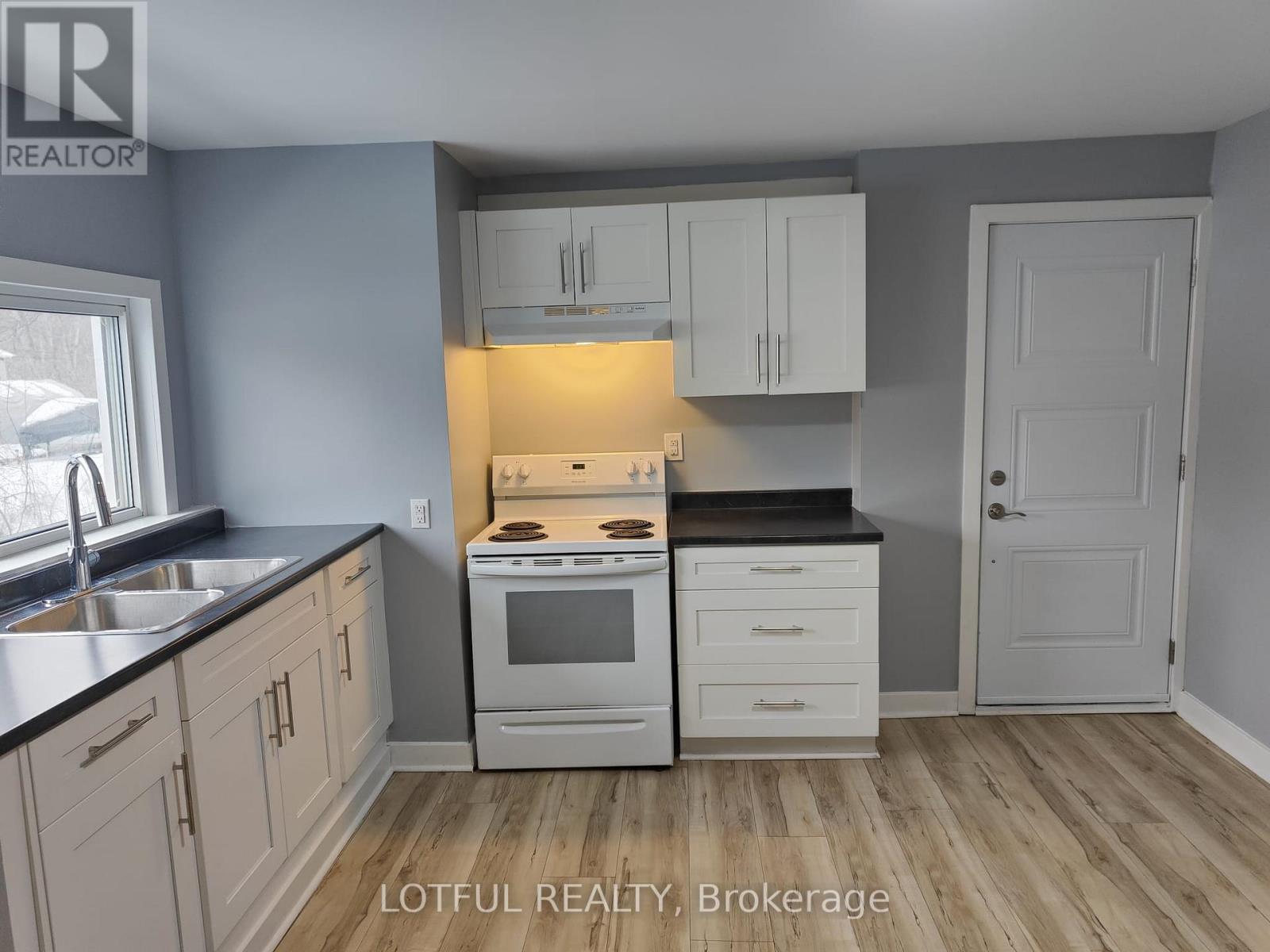 2 - 17 Main Street W, Elizabethtown-Kitley, Ontario  K0E 1M0 - Photo 5 - X12827276