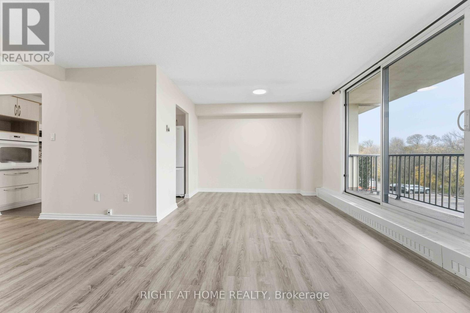 311 - 665 Bathgate Drive, Ottawa, Ontario  K1K 3Y4 - Photo 7 - X12837620