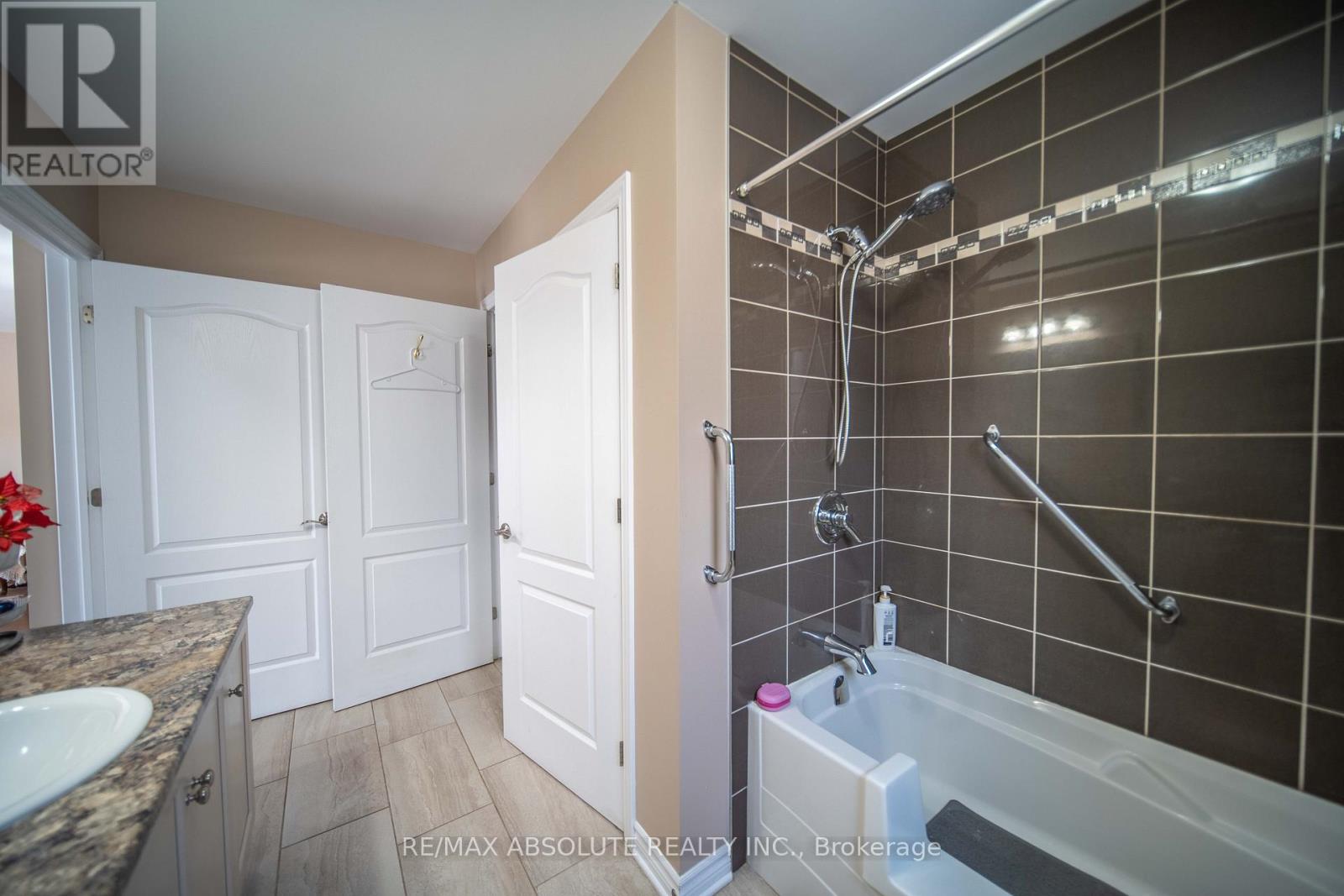 148 Equinox Drive, Russell, Ontario  K0A 1W1 - Photo 14 - X12838070