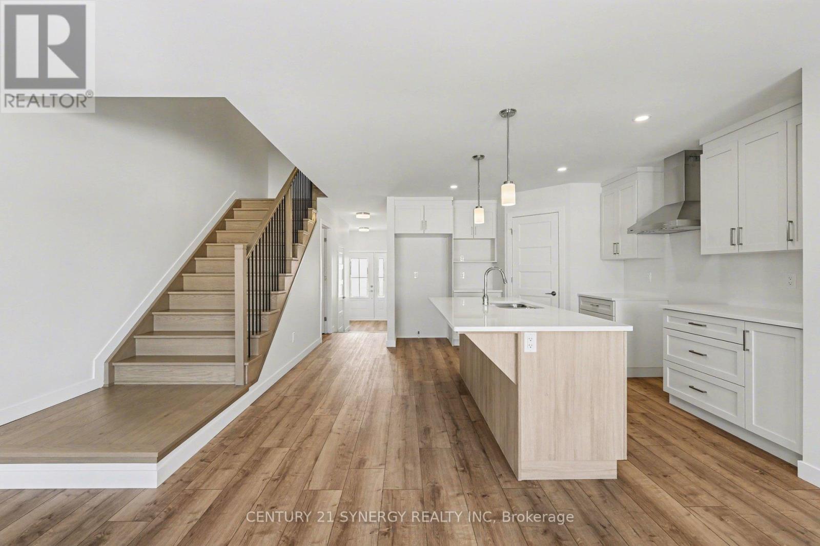 31 Helen Street, North Stormont, Ontario  K0A 1R0 - Photo 6 - X12848510