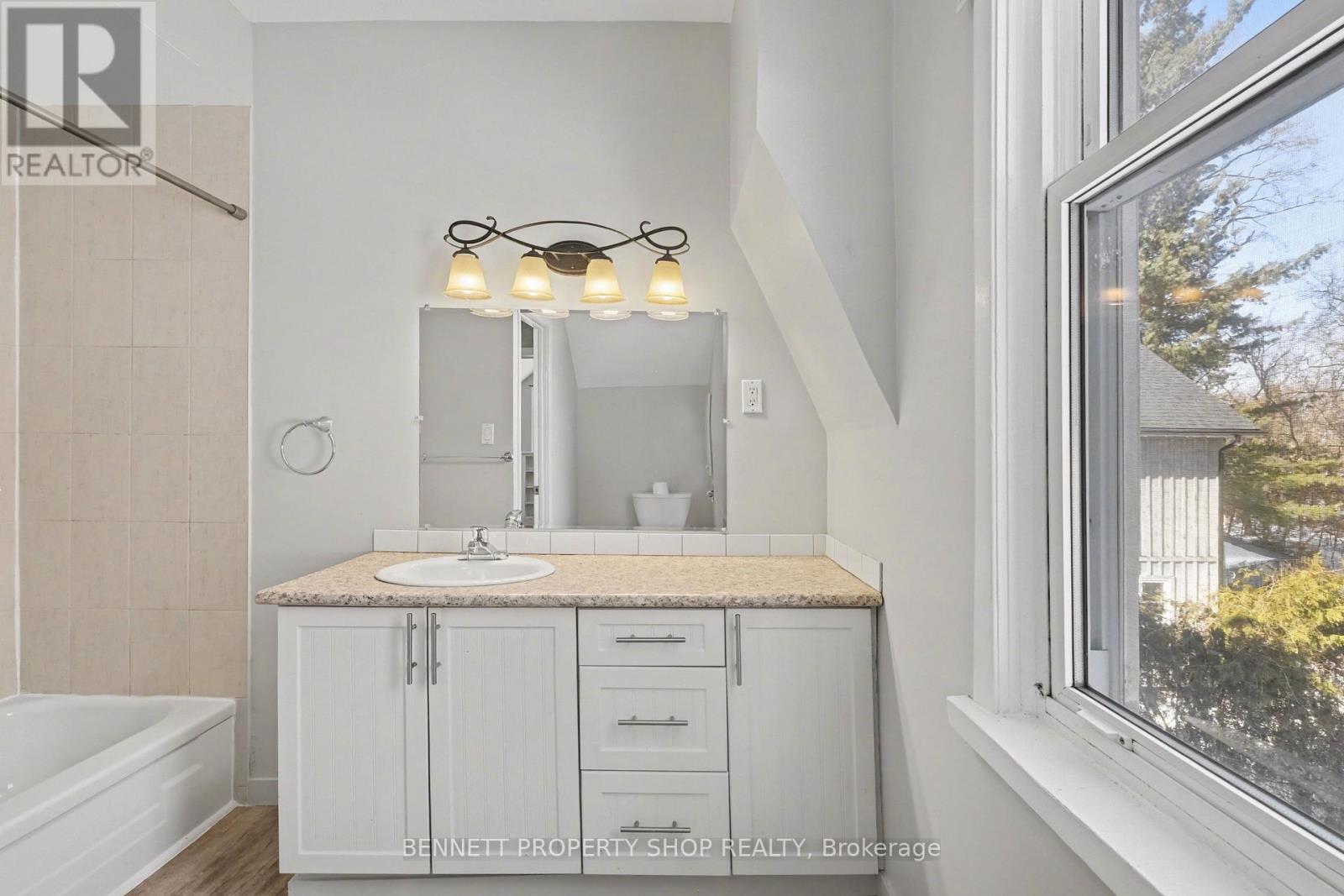 57 Charles Street, Carleton Place, Ontario  K7C 2Y2 - Photo 10 - X12851858
