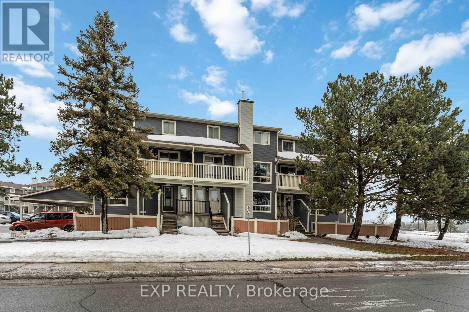 45a - 802 St. Andre Drive, Ottawa, Ontario  K1C 4R3 - Photo 4 - X12860044