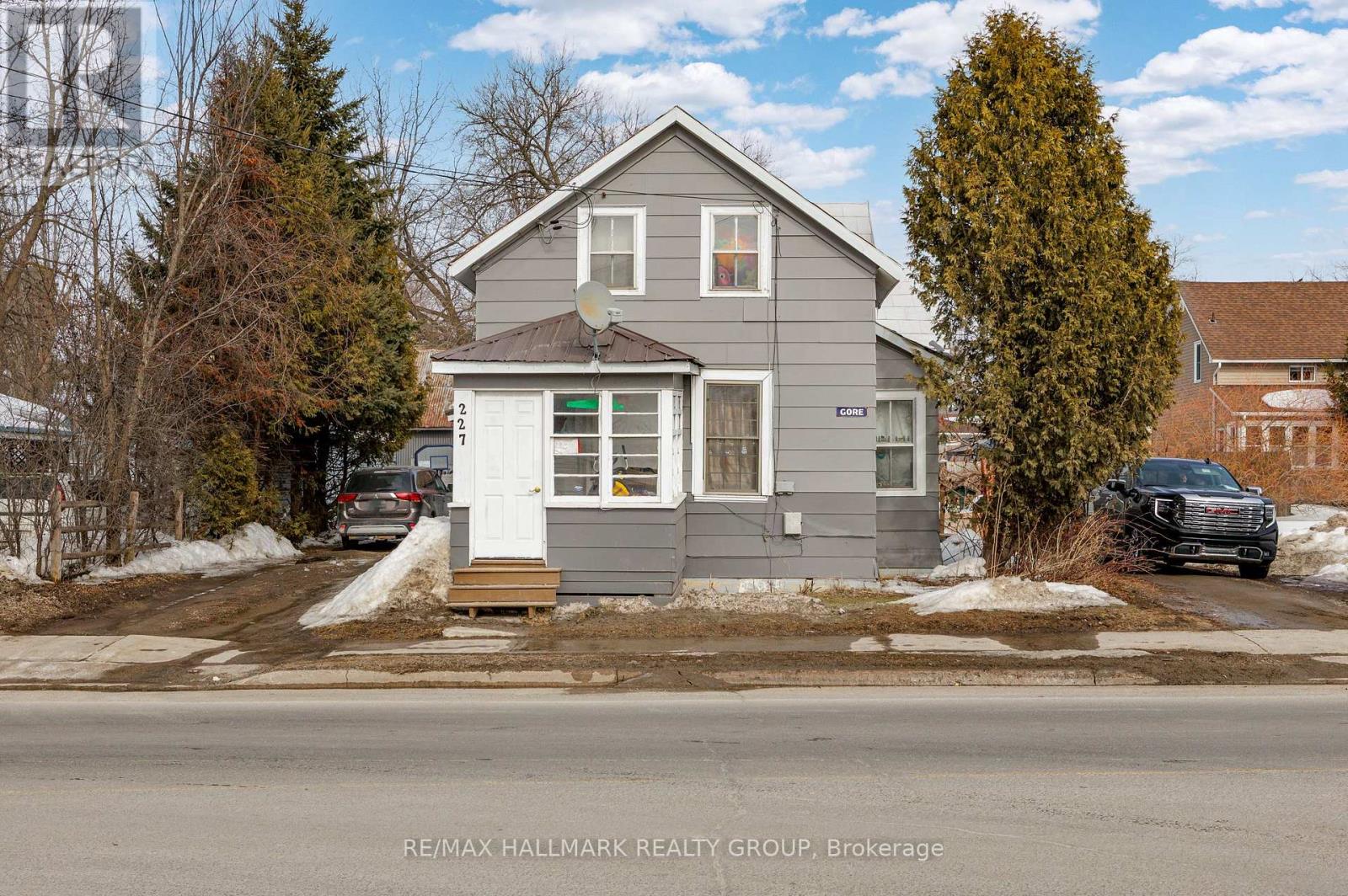 229 Gore Street E, Perth, Ontario  K7H 1K6 - Photo 1 - X12862550