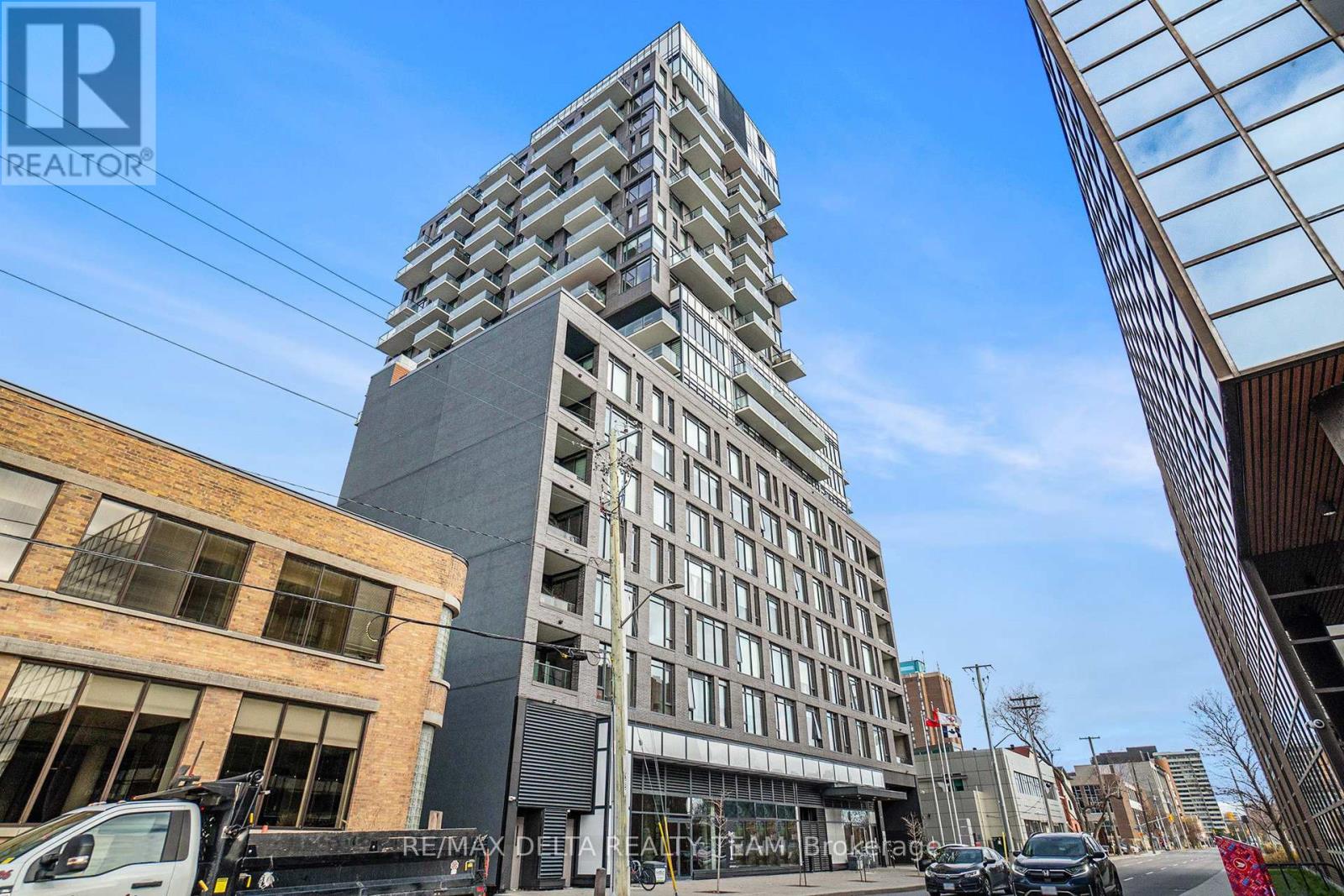 207 - 203 Catherine Street, Ottawa, Ontario  K2J 1J5 - Photo 1 - X12872372