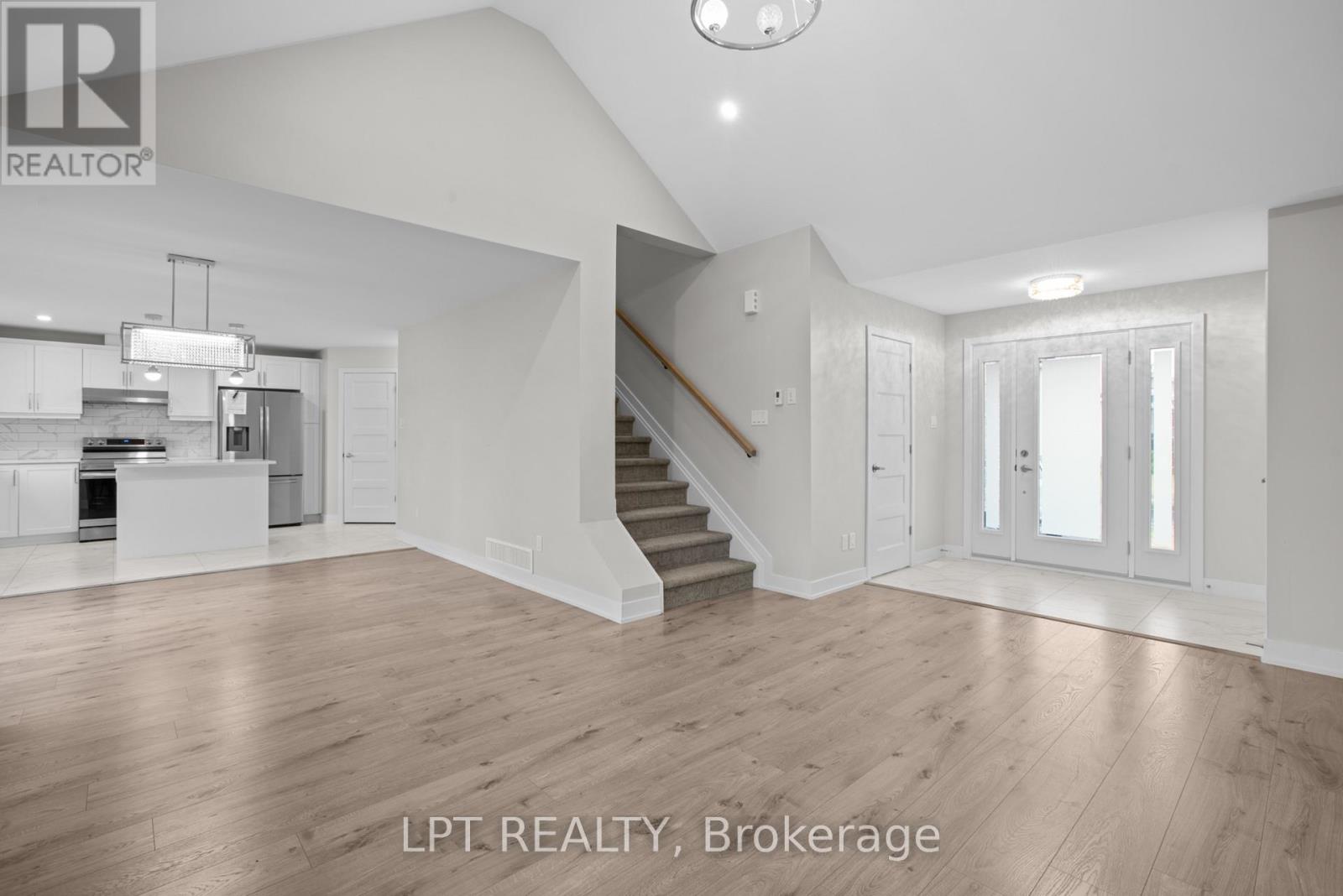 75 Chateauguay Street, Russell, Ontario  K0A 1W0 - Photo 27 - X12822910