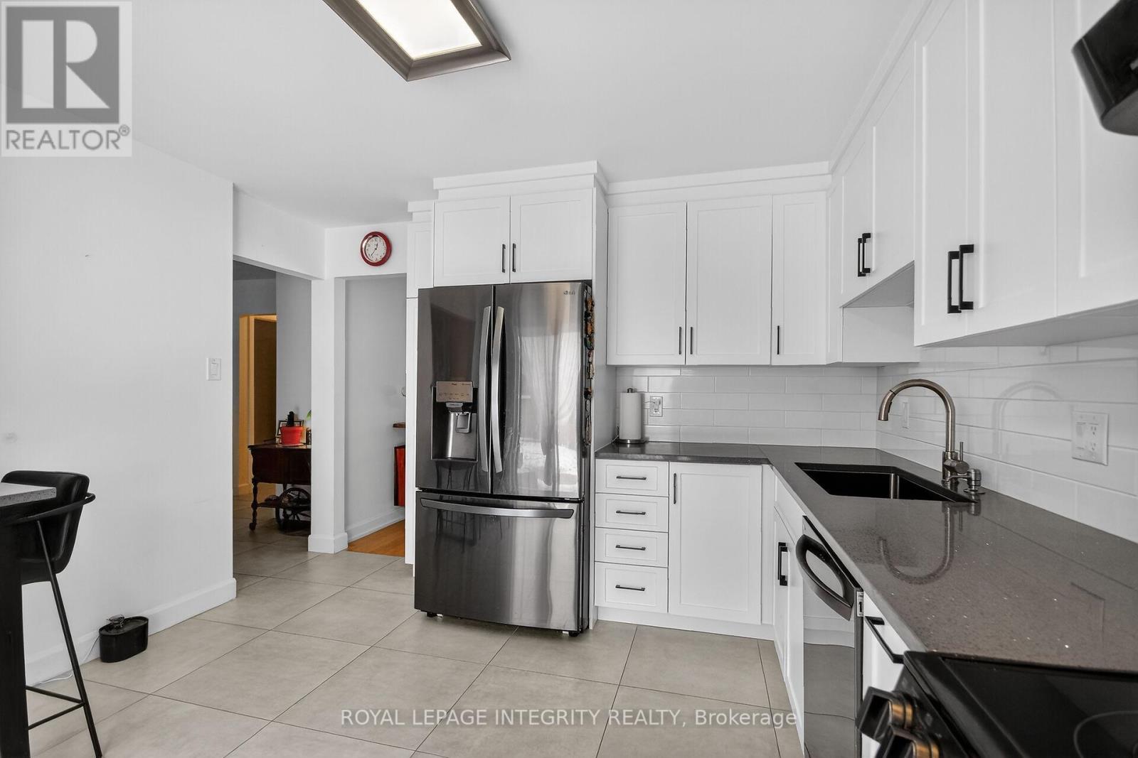 2092 Legrand Crescent, Ottawa, Ontario  K1E 3T6 - Photo 14 - X12894646