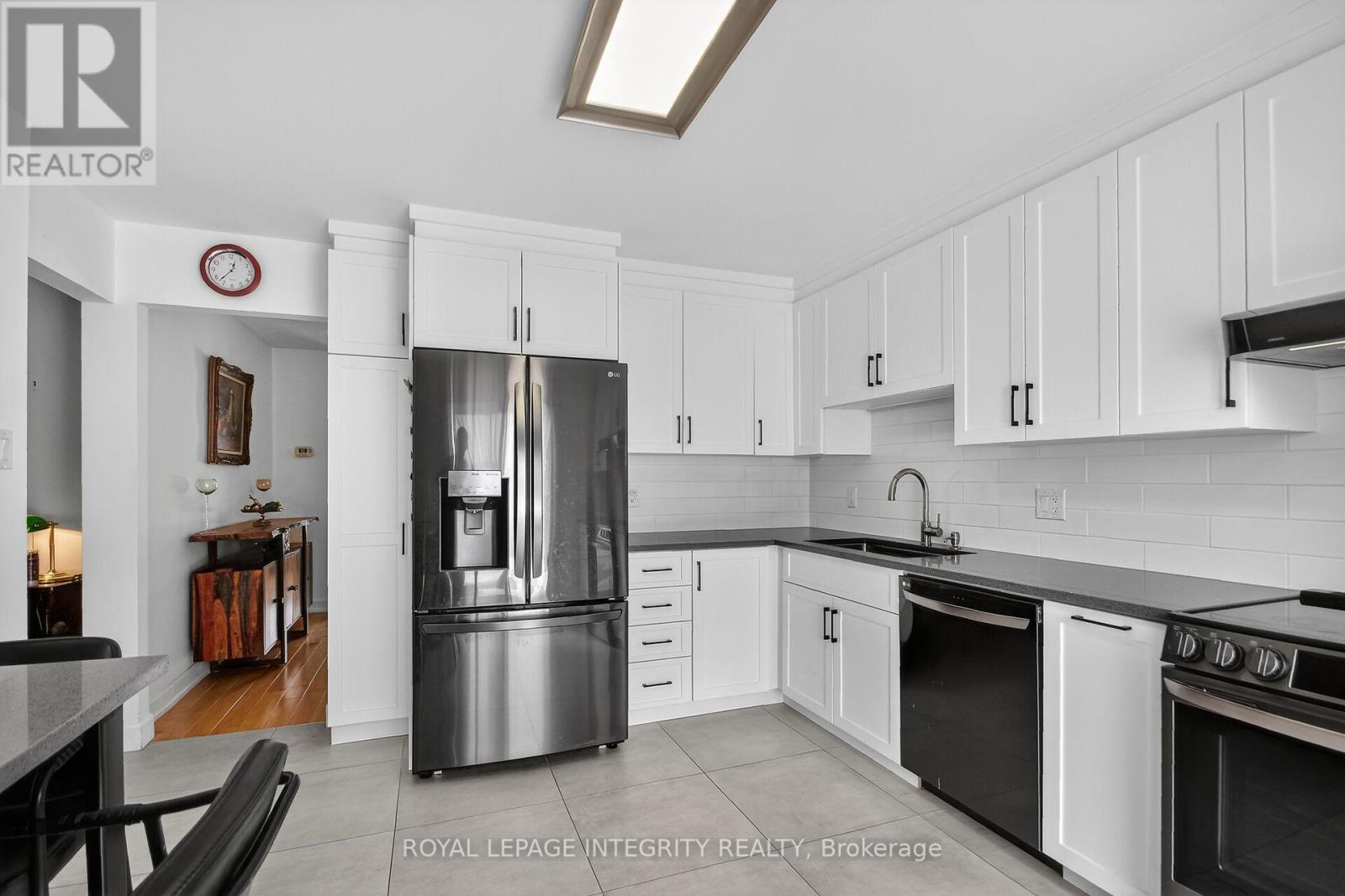 2092 Legrand Crescent, Ottawa, Ontario  K1E 3T6 - Photo 16 - X12894646