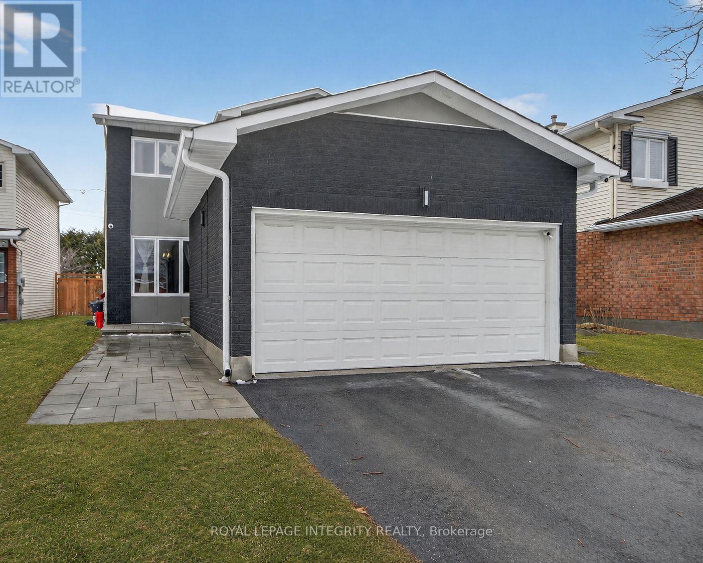 2092 Legrand Crescent, Ottawa, Ontario  K1E 3T6 - Photo 2 - X12894646