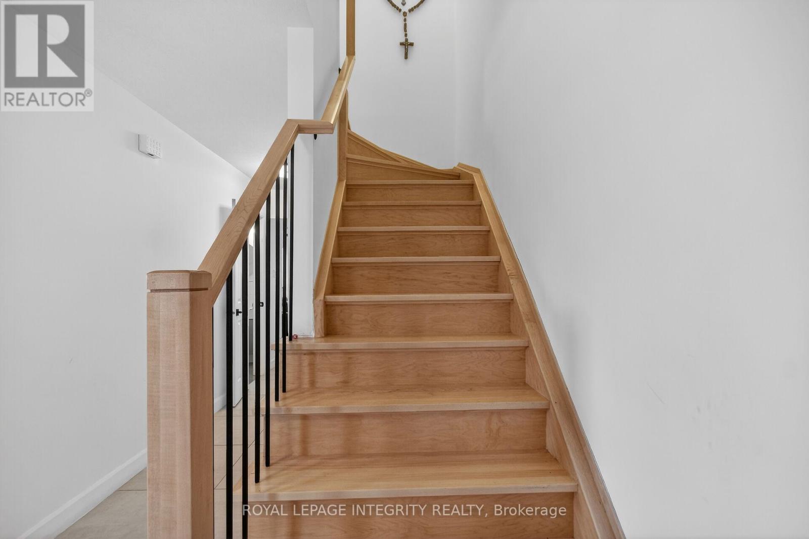 2092 Legrand Crescent, Ottawa, Ontario  K1E 3T6 - Photo 22 - X12894646