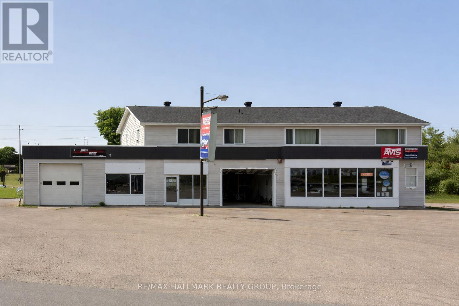 560 Stewart Street, Renfrew, Ontario  K7V 1Y6 - Photo 1 - X12904072