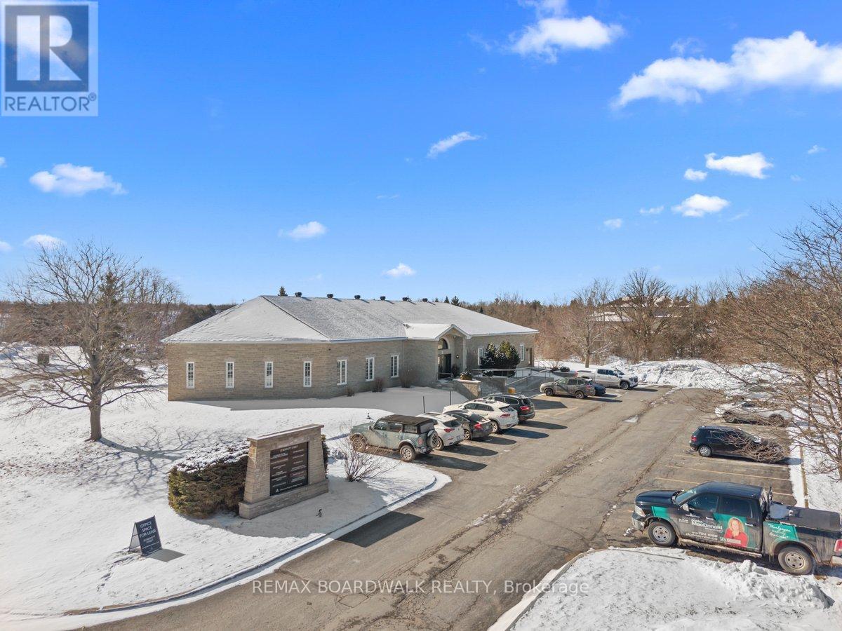 210 - 20 Bennett Street, Carleton Place, Ontario  K7C 4G9 - Photo 8 - X12906150