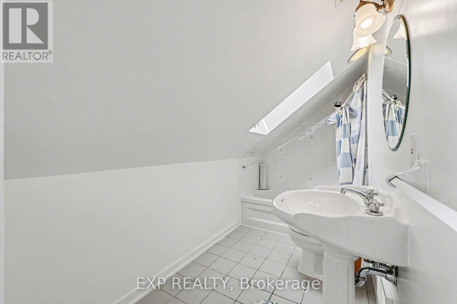 2511 Junction Avenue, Ottawa, Ontario  K1V 8G9 - Photo 14 - X12911816