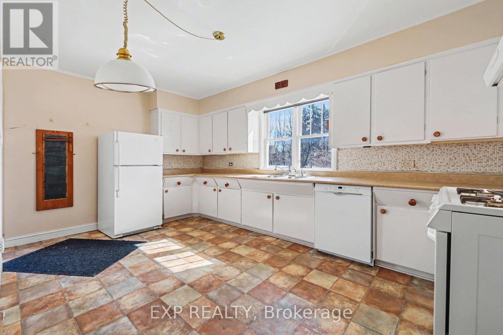 2511 Junction Avenue, Ottawa, Ontario  K1V 8G9 - Photo 5 - X12911816