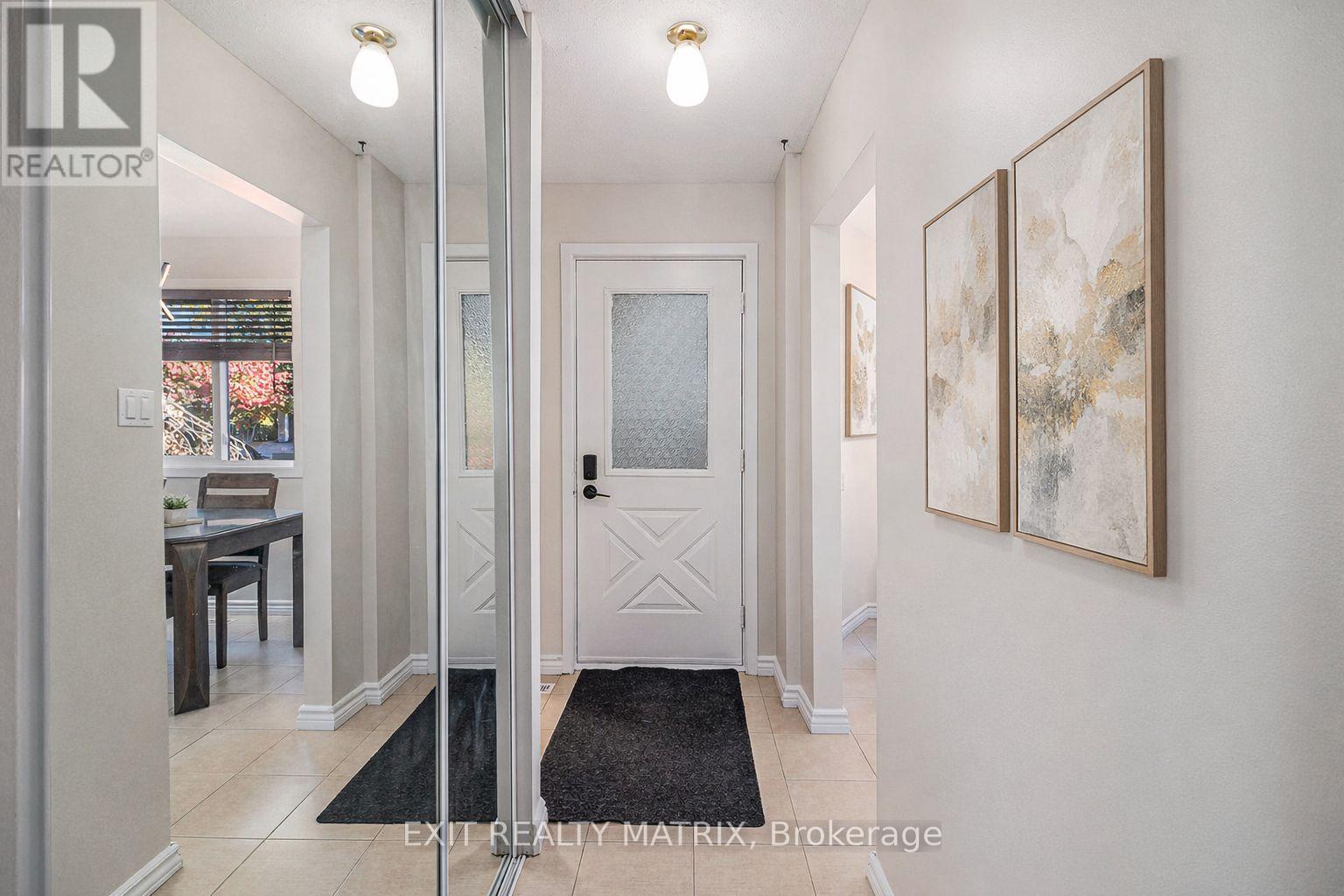 1432 Deavy Way E, Ottawa, Ontario  K1E 2W8 - Photo 2 - X12919766