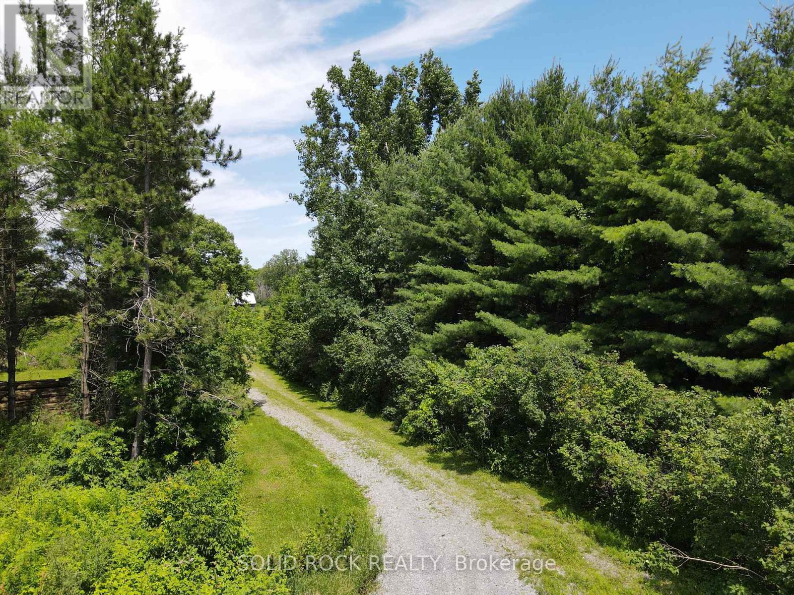 202 Highfield Crescent, Beckwith, Ontario  K7C 3P2 - Photo 3 - X12926326