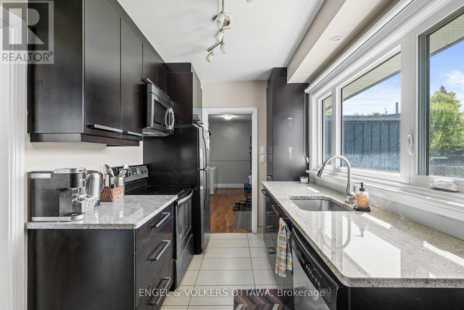 1372 Ridgedale Street, Ottawa, Ontario  K1T 1C5 - Photo 11 - X12929890