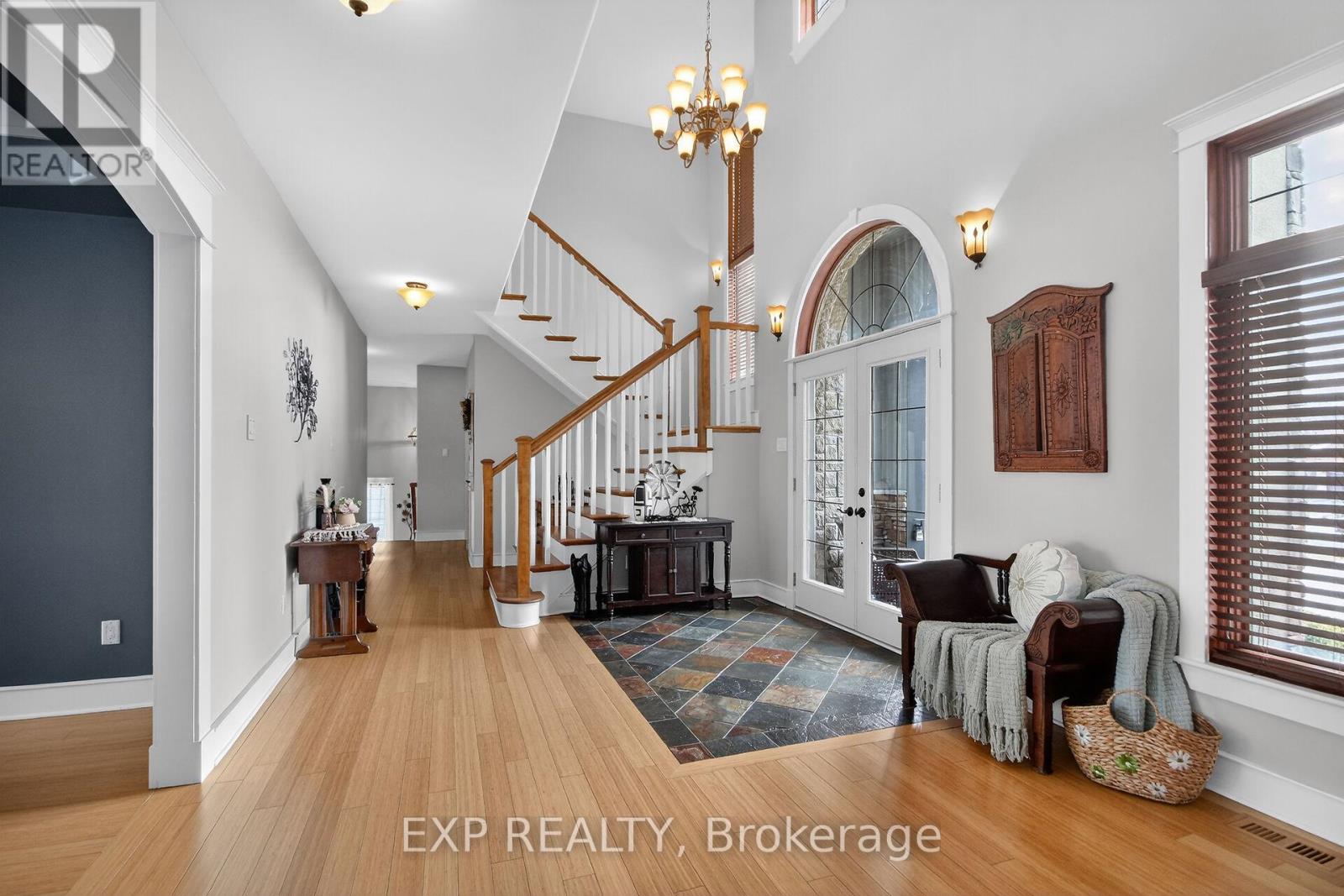 6715 Suncrest Drive, Ottawa, Ontario  K4P 0B3 - Photo 5 - X12938040