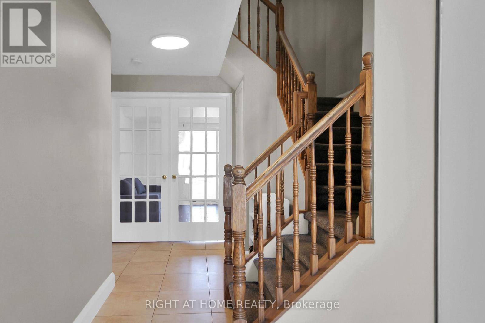34 Kenmare Place, Ottawa, Ontario  K2J 3L9 - Photo 4 - X12942066