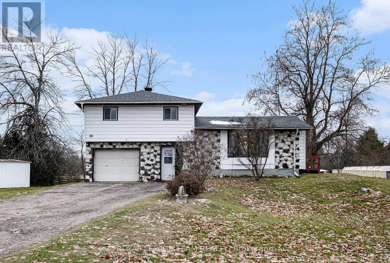 88 Bay Road, Rideau Lakes, Ontario  K0G 1L0 - Photo 1 - X12949278