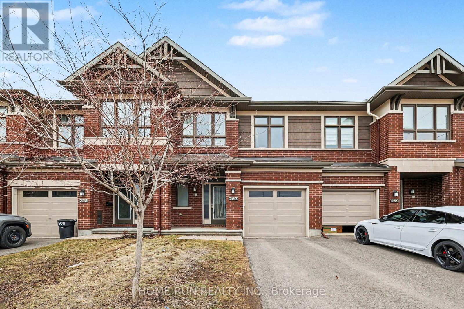 257 Dolce Crescent, Ottawa, Ontario  K1X 0B3 - Photo 1 - X12959870