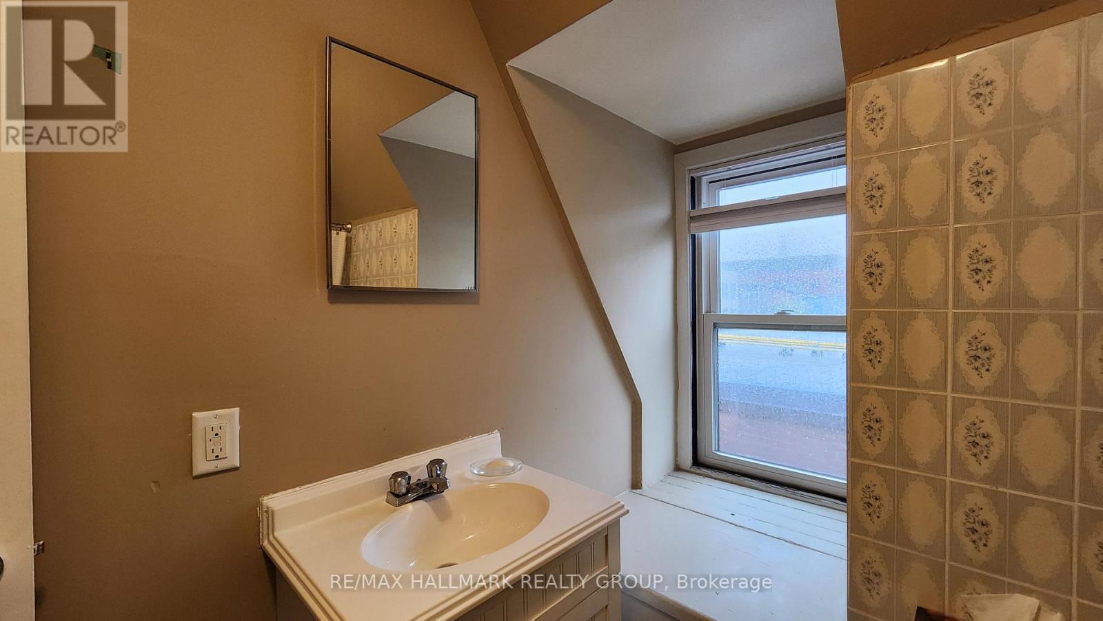 113 Murray Street, Ottawa, Ontario  K1N 5M5 - Photo 37 - X12968124