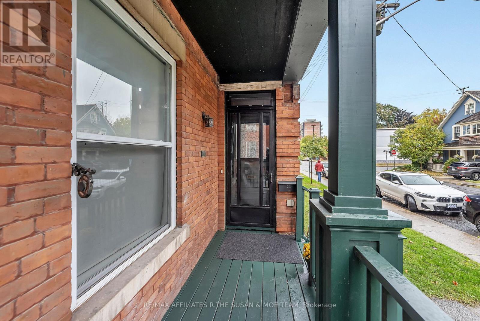 194 Augusta Street, Ottawa, Ontario  K1N 8C3 - Photo 3 - X12974100