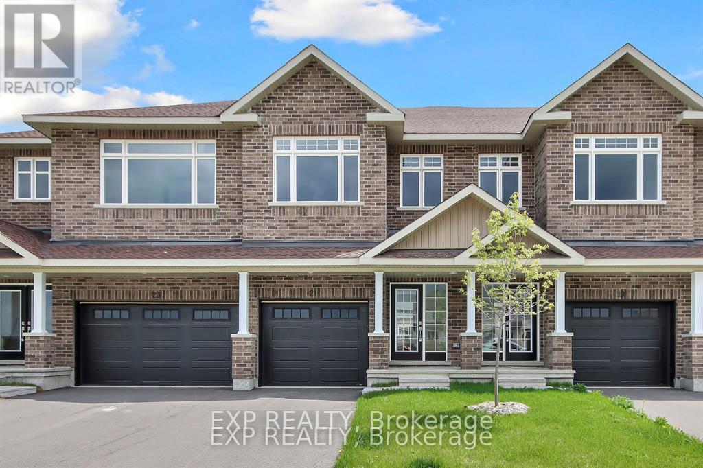 18 Reynolds Avenue, Carleton Place, Ontario  K7C 0C4 - Photo 1 - X12975942
