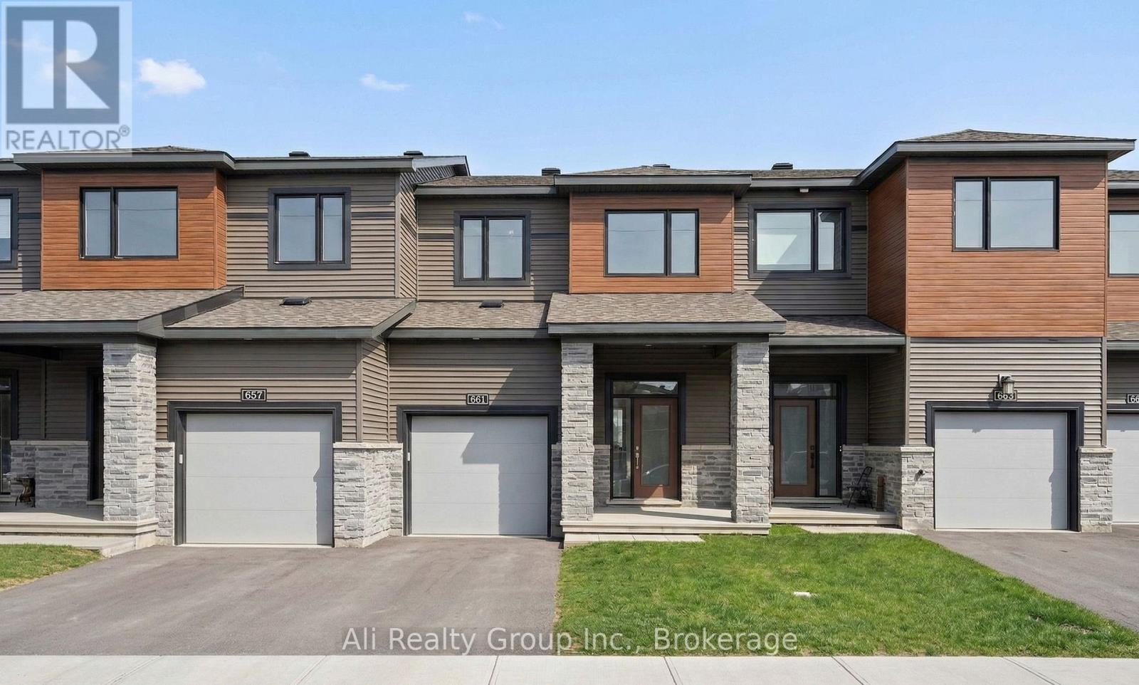 661 Hamsa Street, Ottawa, Ontario  K2J 6Z7 - Photo 1 - X12977732