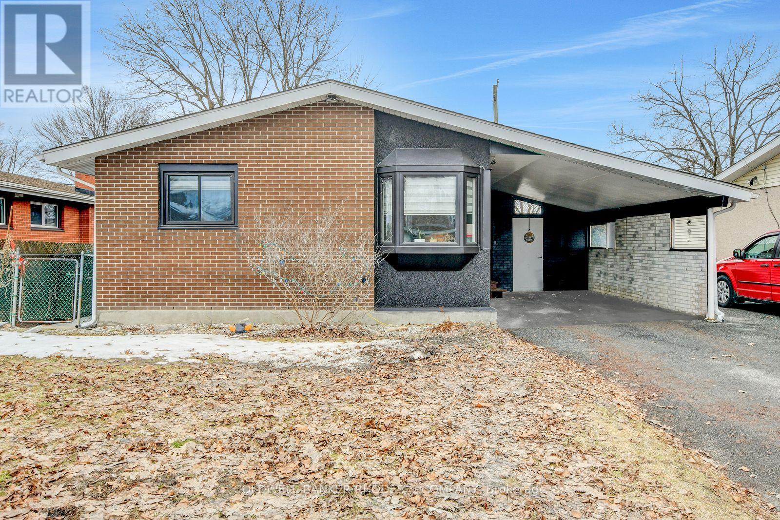 2424 Heaton Avenue, Ottawa, Ontario  K1G 1J2 - Photo 1 - X12979922