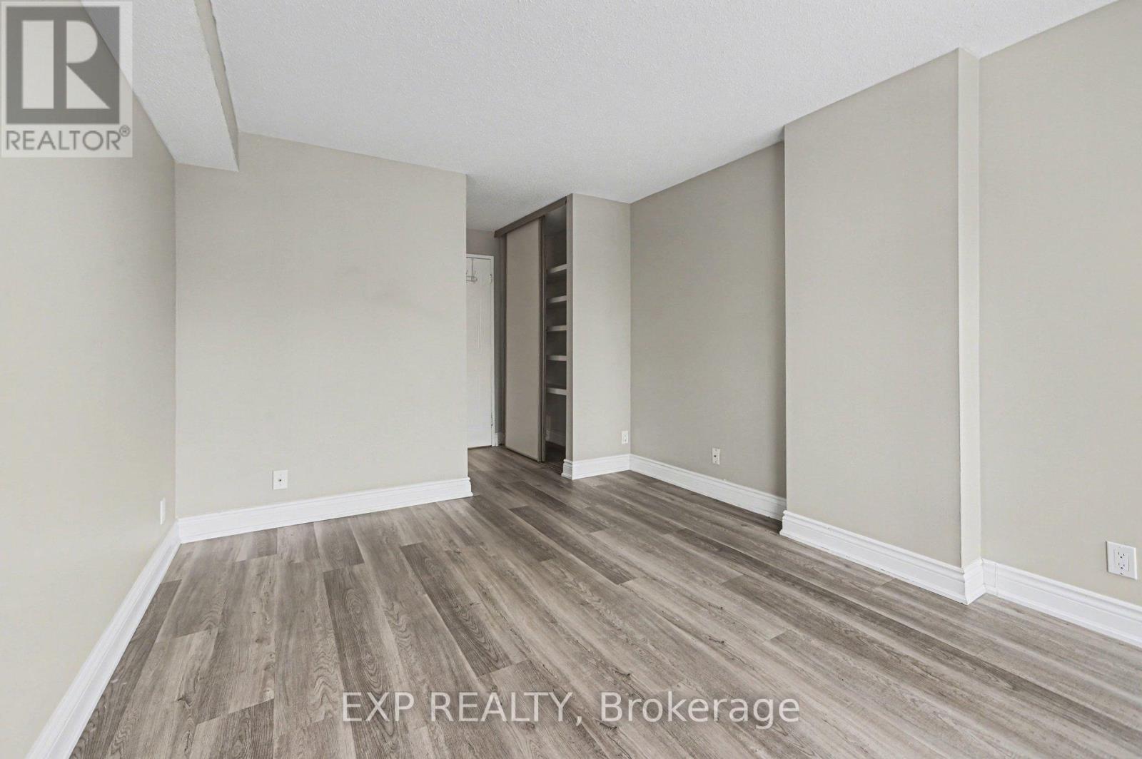 404 - 80 Sandcastle Drive, Ottawa, Ontario  K2H 9E7 - Photo 12 - X12980120