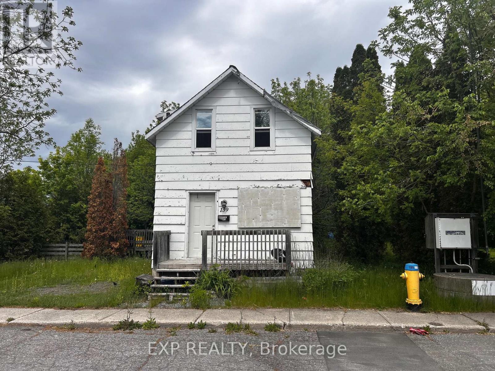 139 Charles Street, Carleton Place, Ontario  K7C 2Y4 - Photo 1 - X12993618