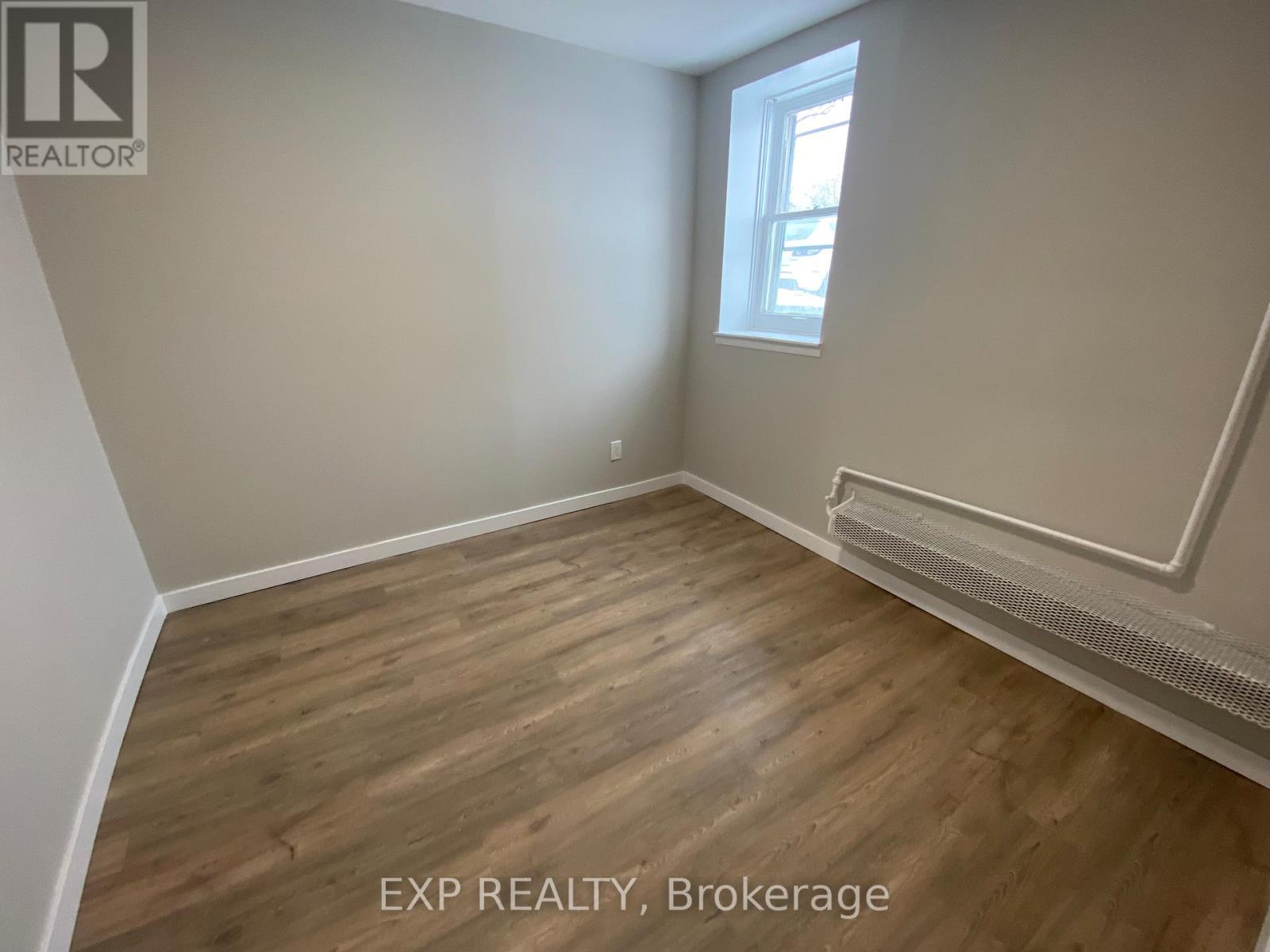 50 Central Avenue W, Brockville, Ontario  K6V 4N7 - Photo 12 - X12996878
