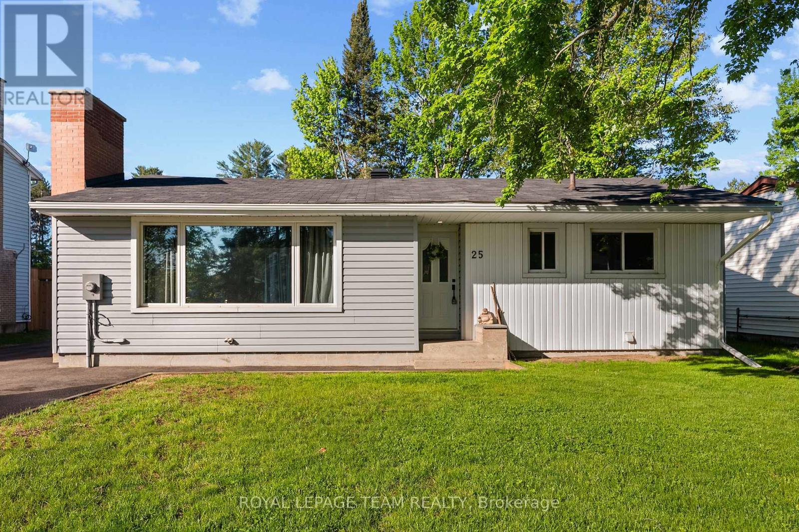 25 Frontenac Crescent, Deep River, Ontario  K0J 1P0 - Photo 1 - X12998834